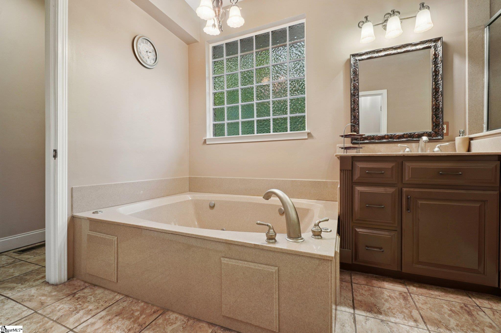 100 Paris Glen Way Property Photo 17