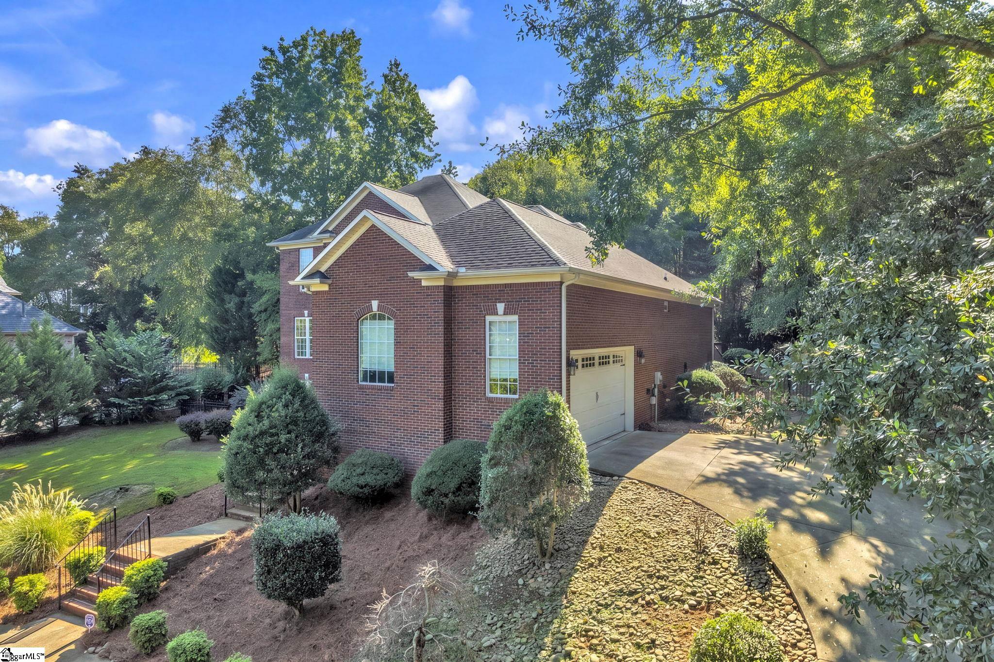 643 Mount Vernon Lane Property Photo 3