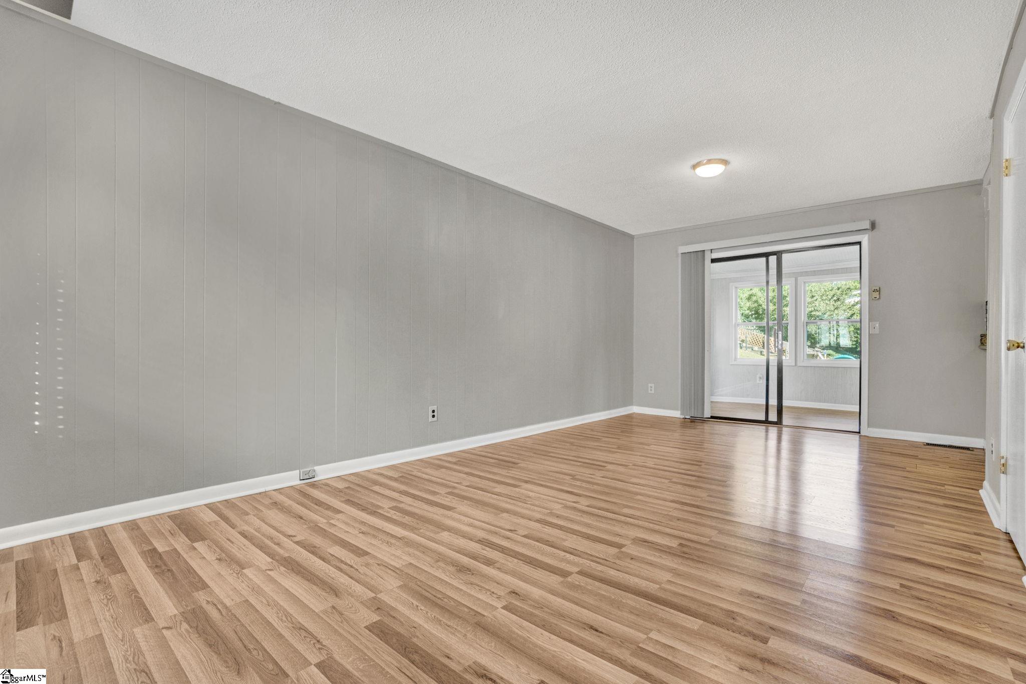 1105 Charter Oak Drive Property Photo 7