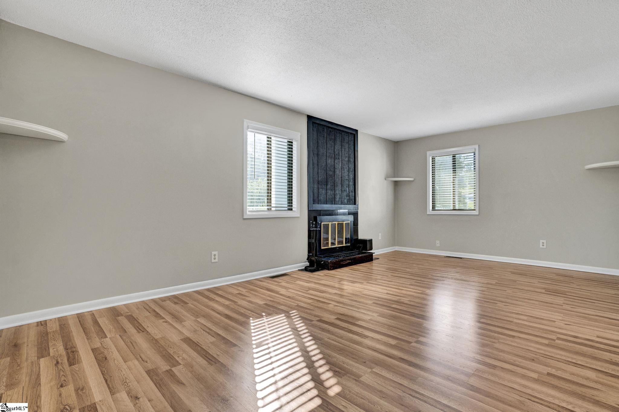 1105 Charter Oak Drive Property Photo 10