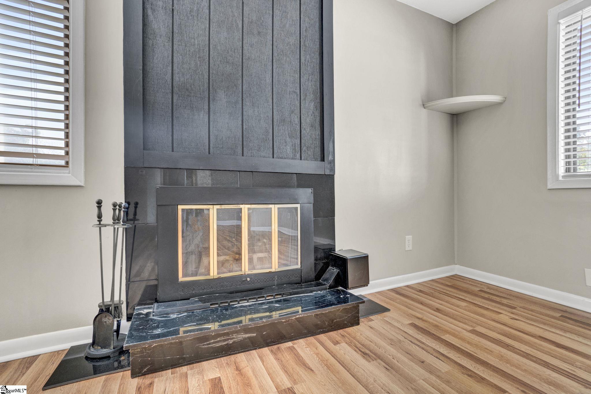 1105 Charter Oak Drive Property Photo 12