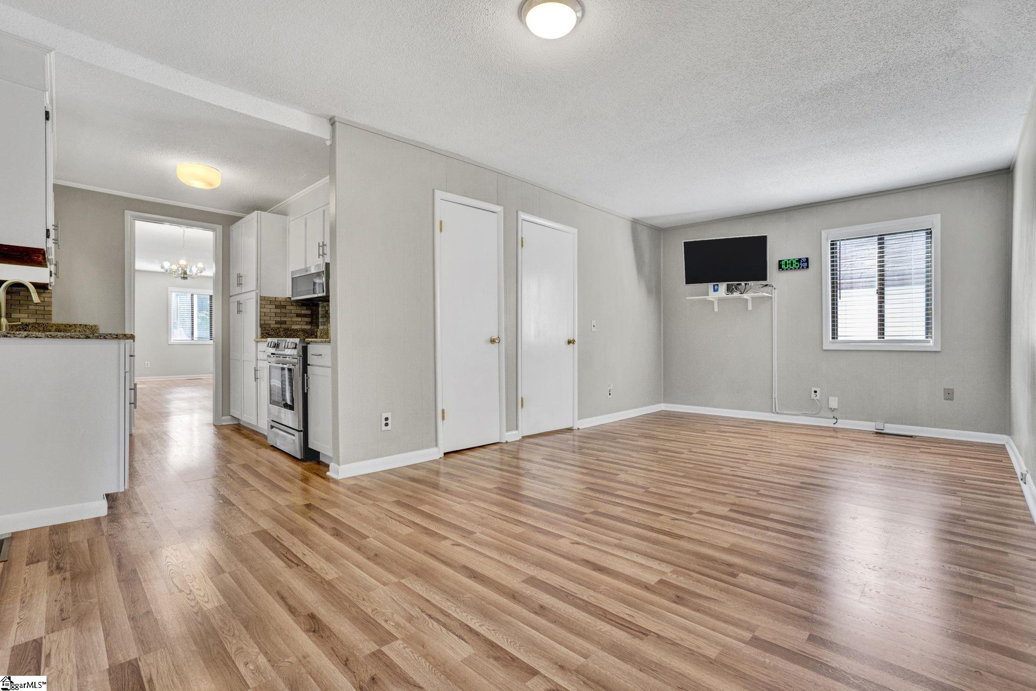 1105 Charter Oak Drive Property Photo 16