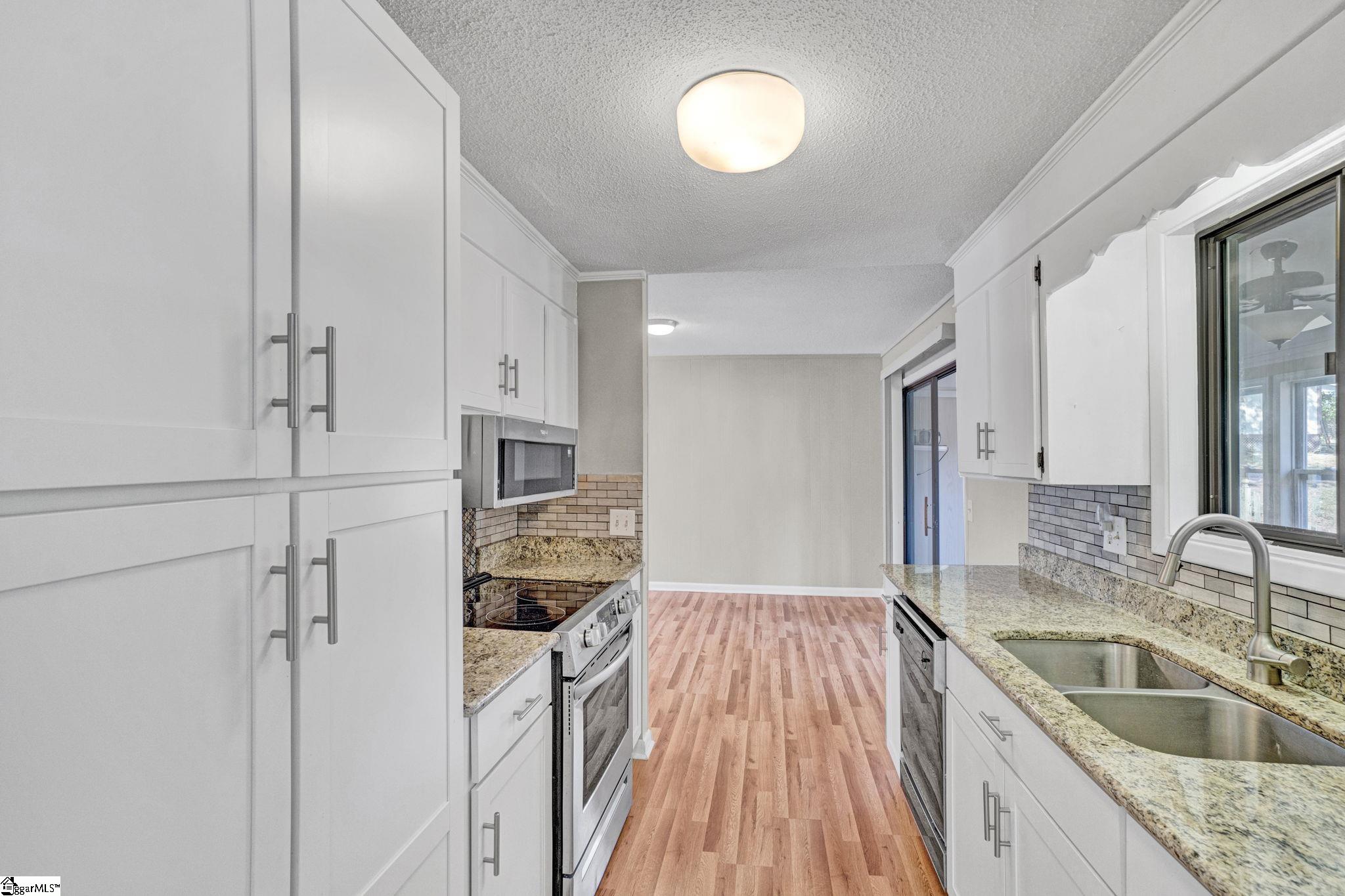 1105 Charter Oak Drive Property Photo 19