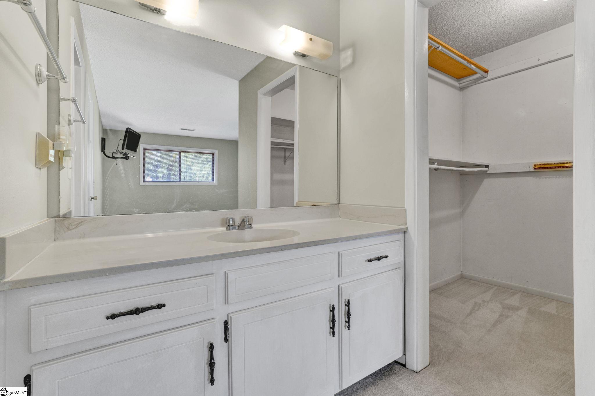1105 Charter Oak Drive Property Photo 35