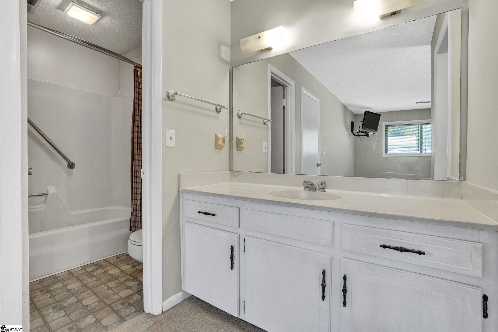 1105 Charter Oak Drive Property Photo 36