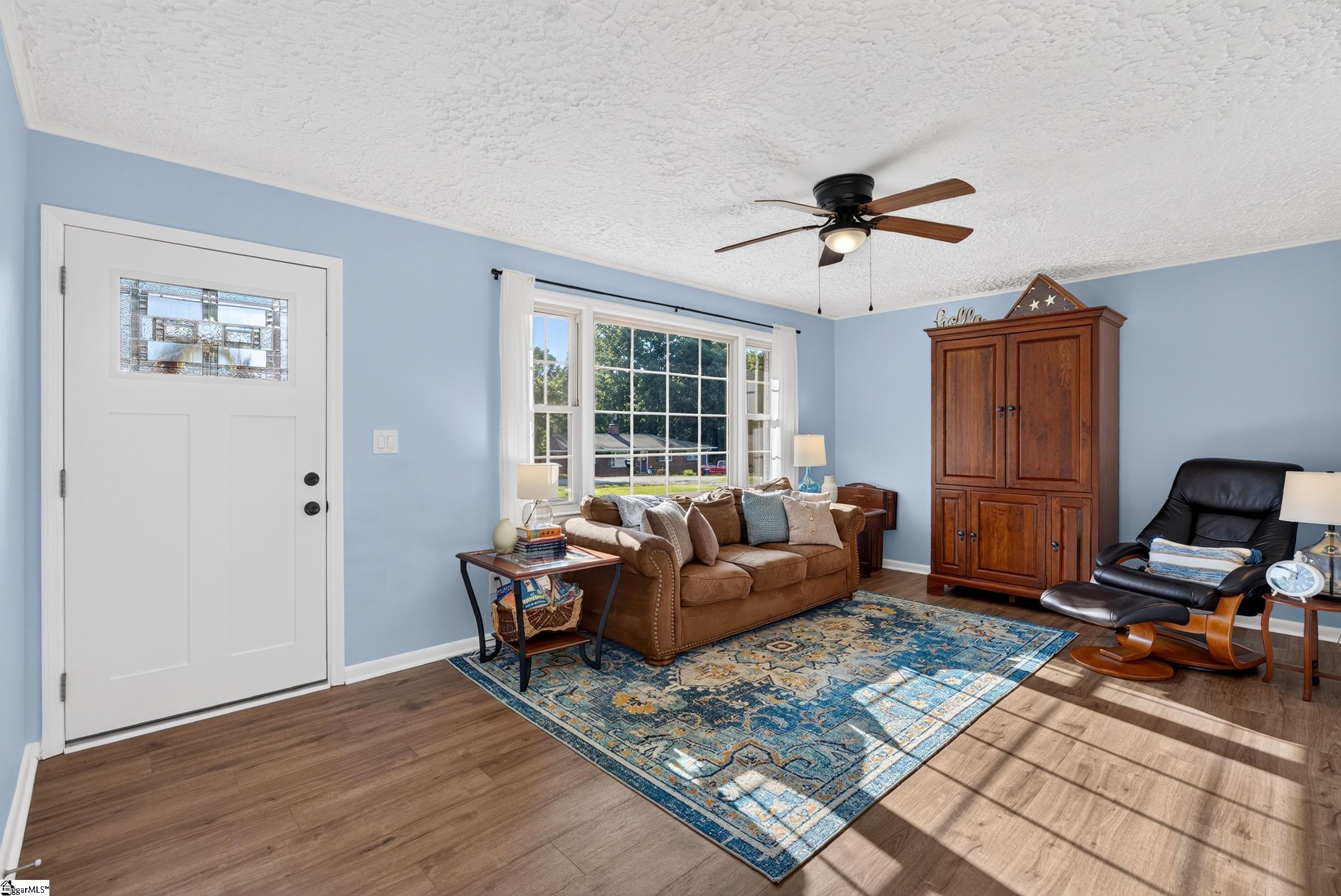 230 Clearview Heights Property Photo 4