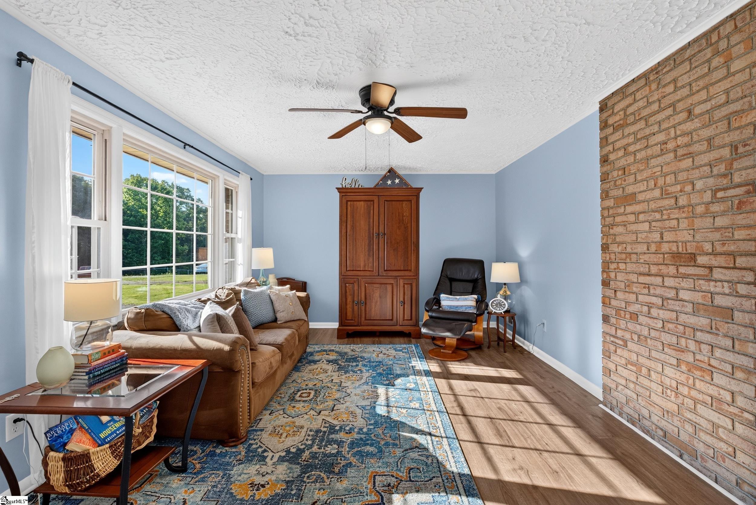 230 Clearview Heights Property Photo 6