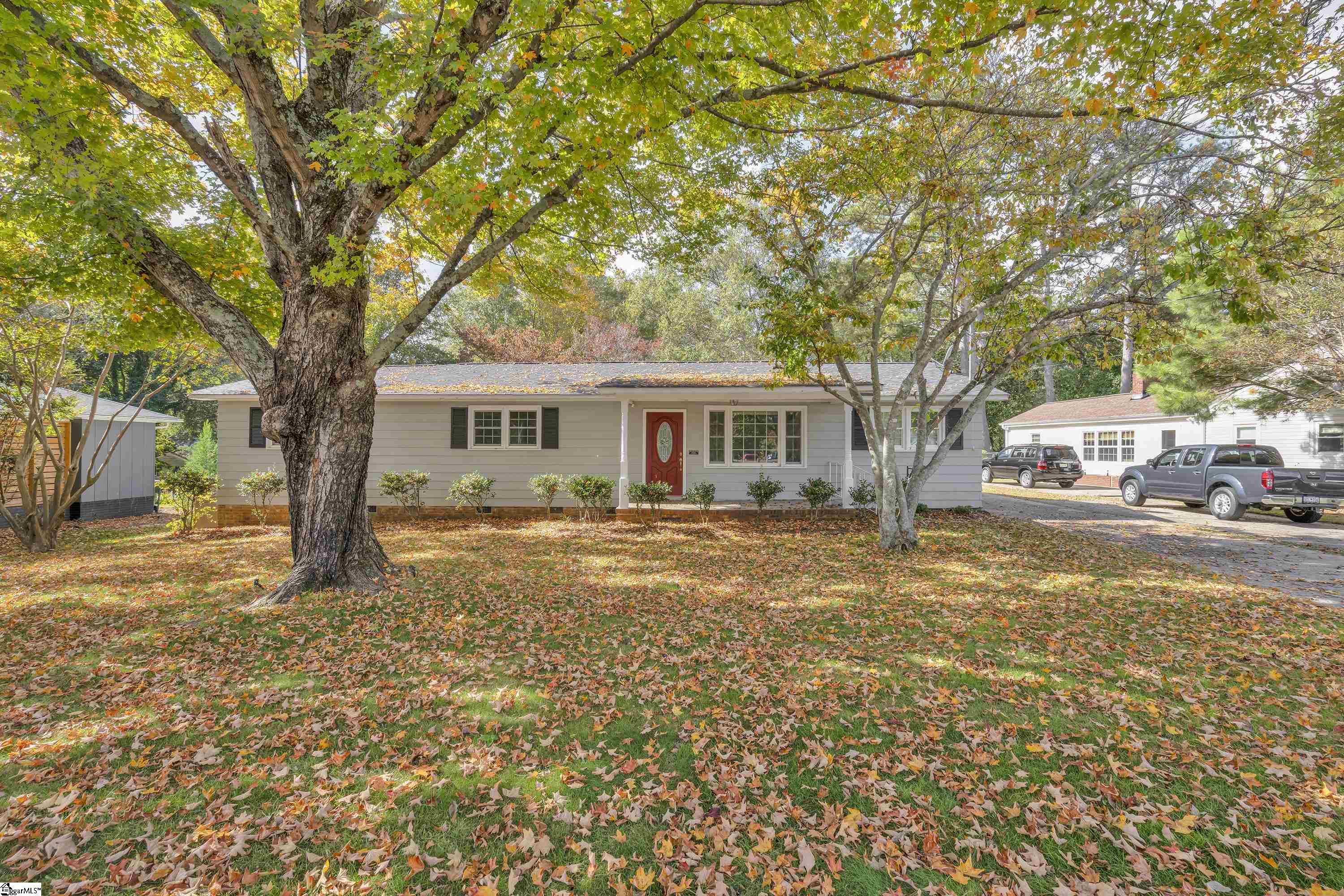 108 Holmes Drive Property Photo 2