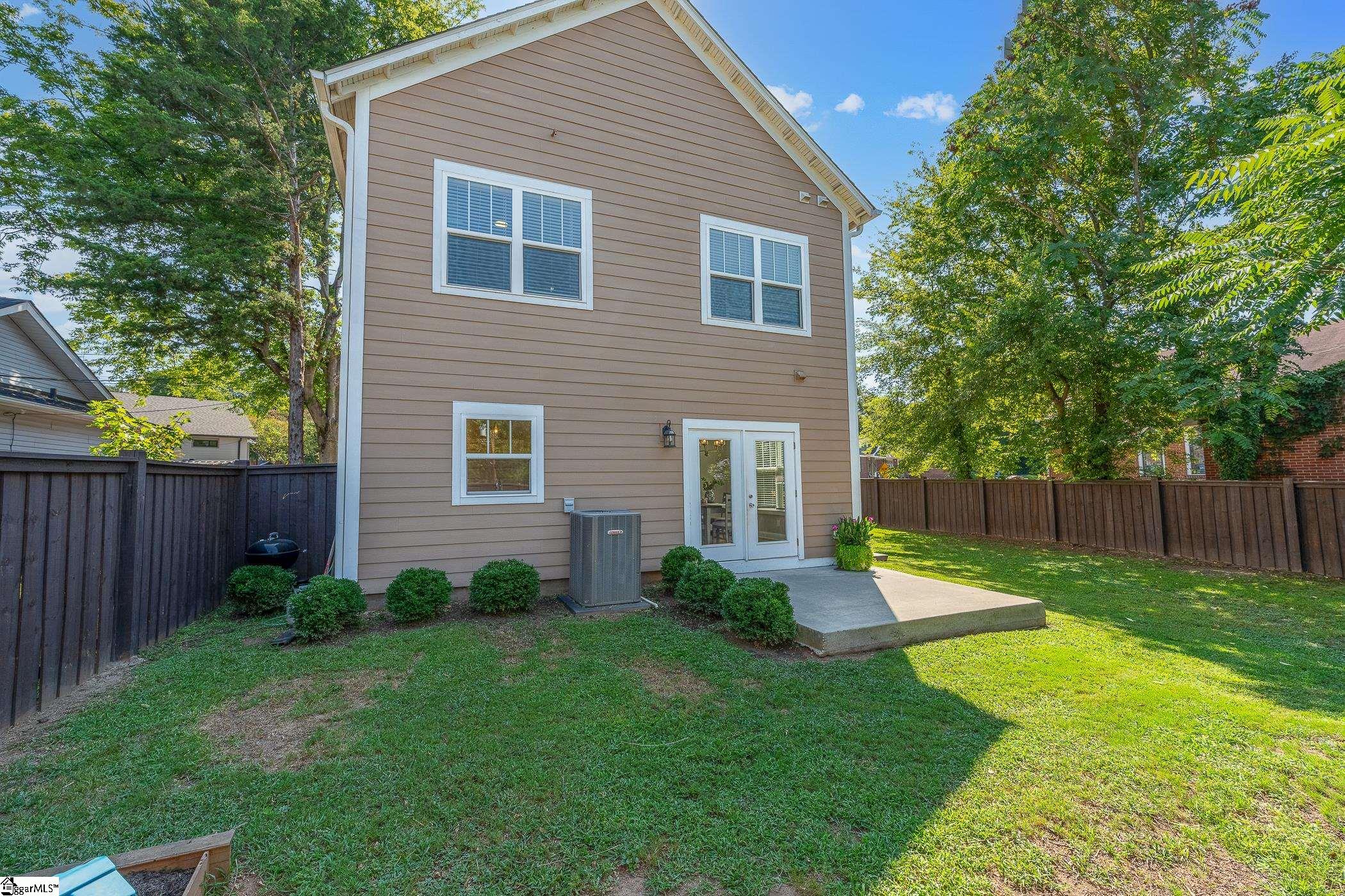 305 Pine Street Property Photo 6