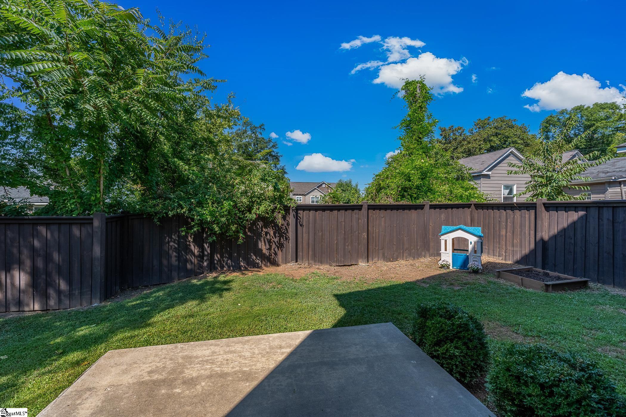 305 Pine Street Property Photo 7