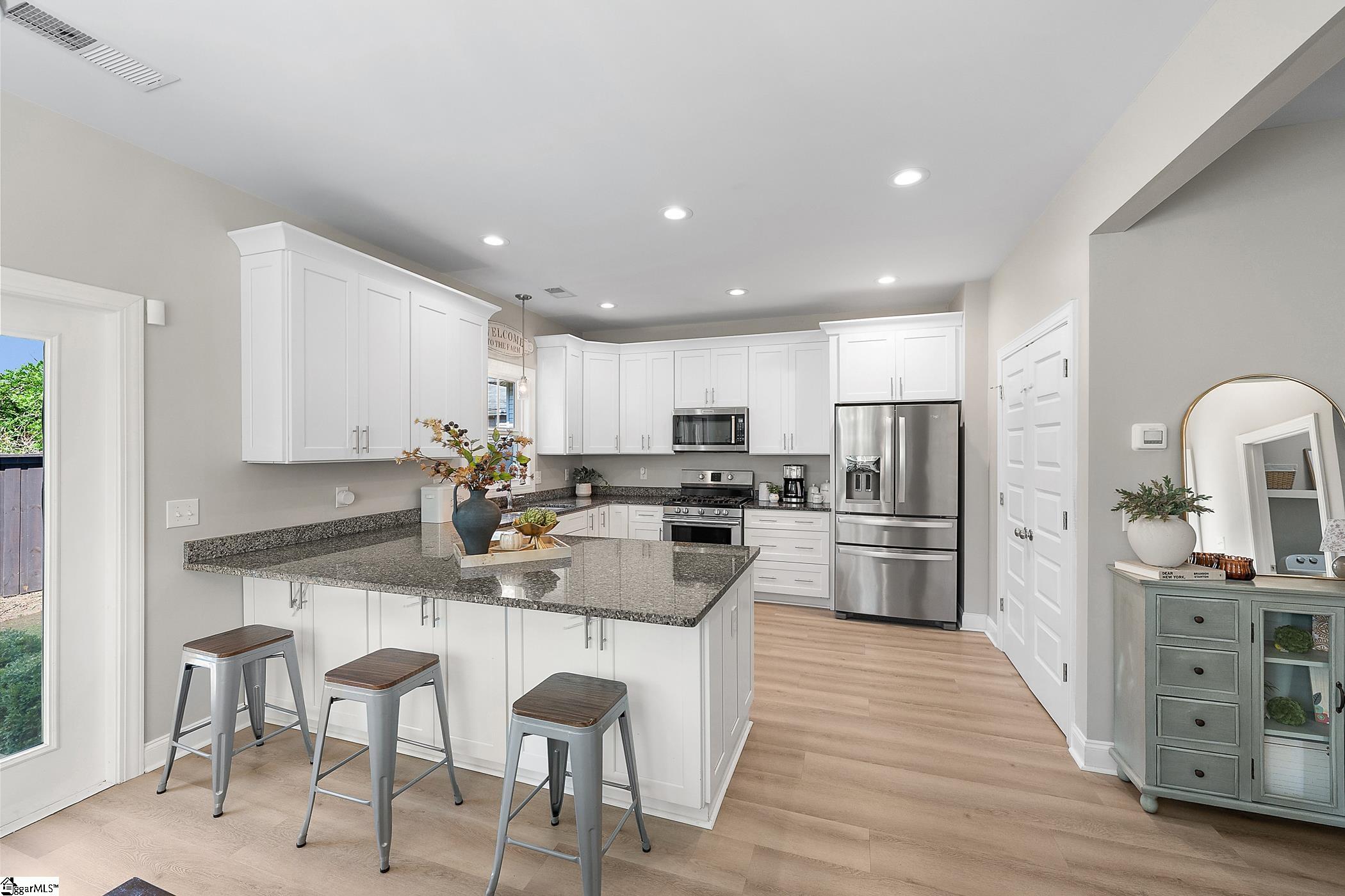 305 Pine Street Property Photo 14