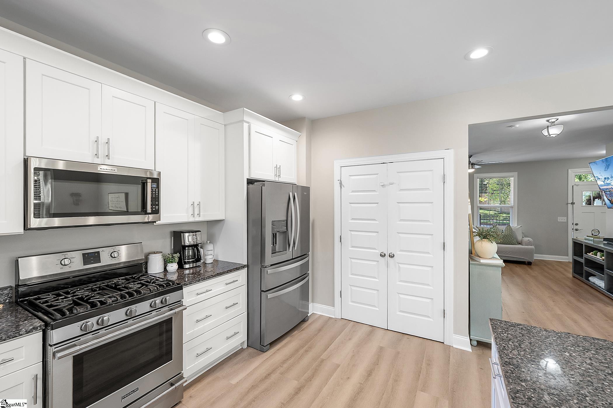 305 Pine Street Property Photo 17