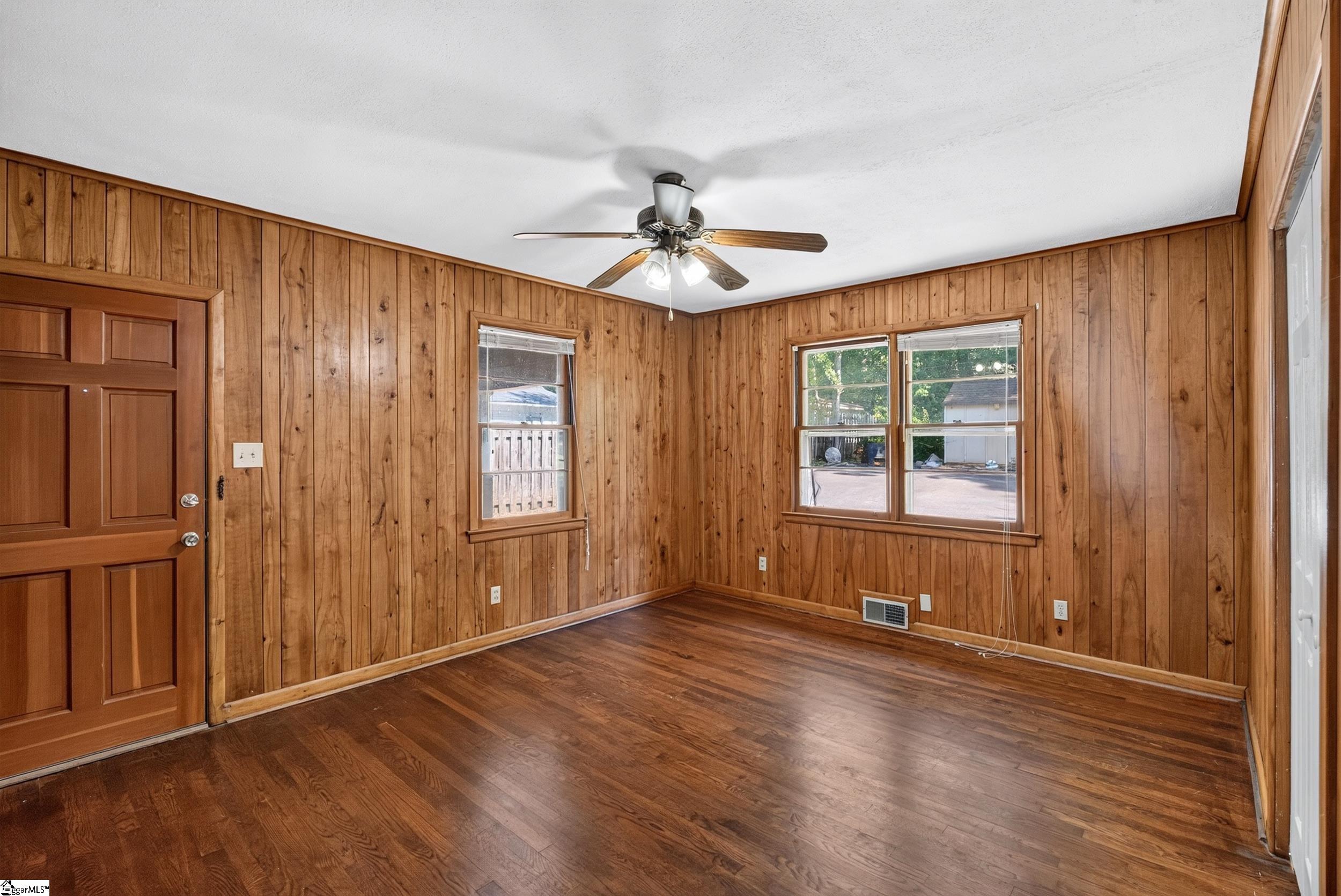 205 Lakewood Drive Property Photo 18