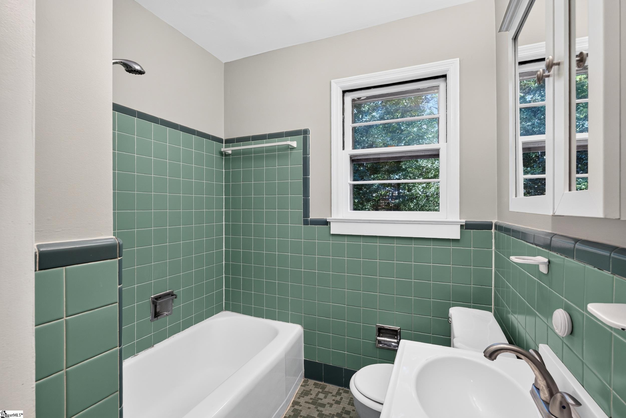 205 Lakewood Drive Property Photo 23