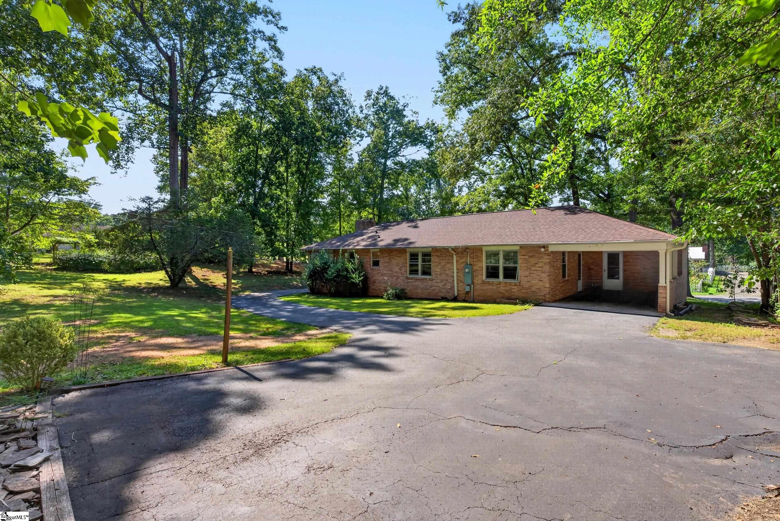 205 Lakewood Drive Property Photo 32