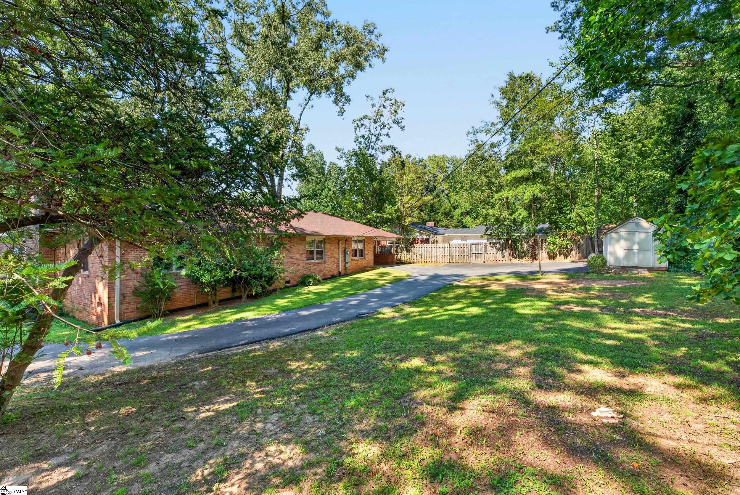 205 Lakewood Drive Property Photo 34