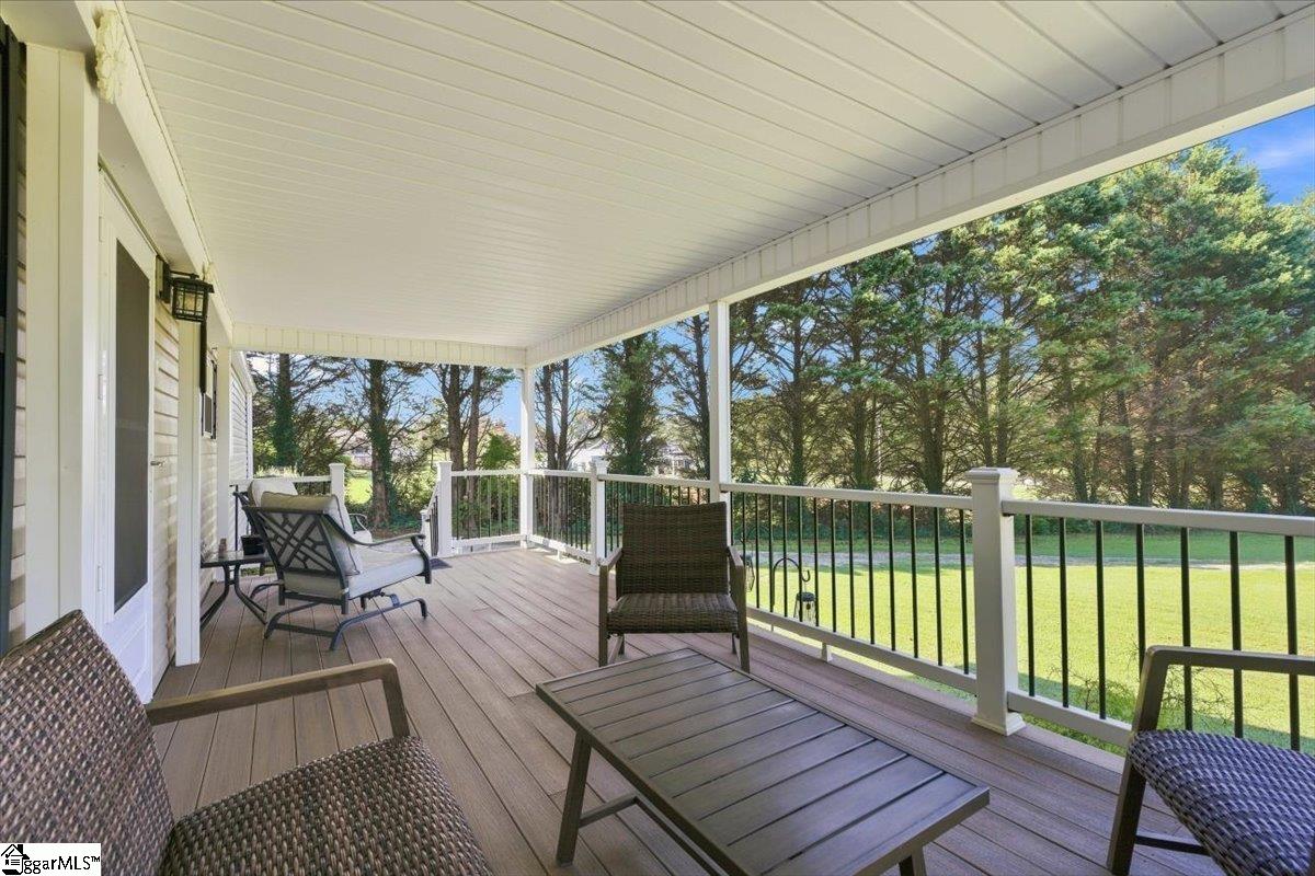 2161 Dickson Road Property Photo 5