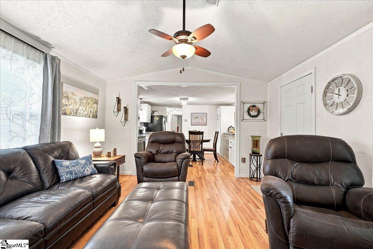 2161 Dickson Road Property Photo 10