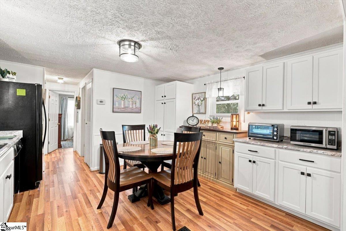 2161 Dickson Road Property Photo 12