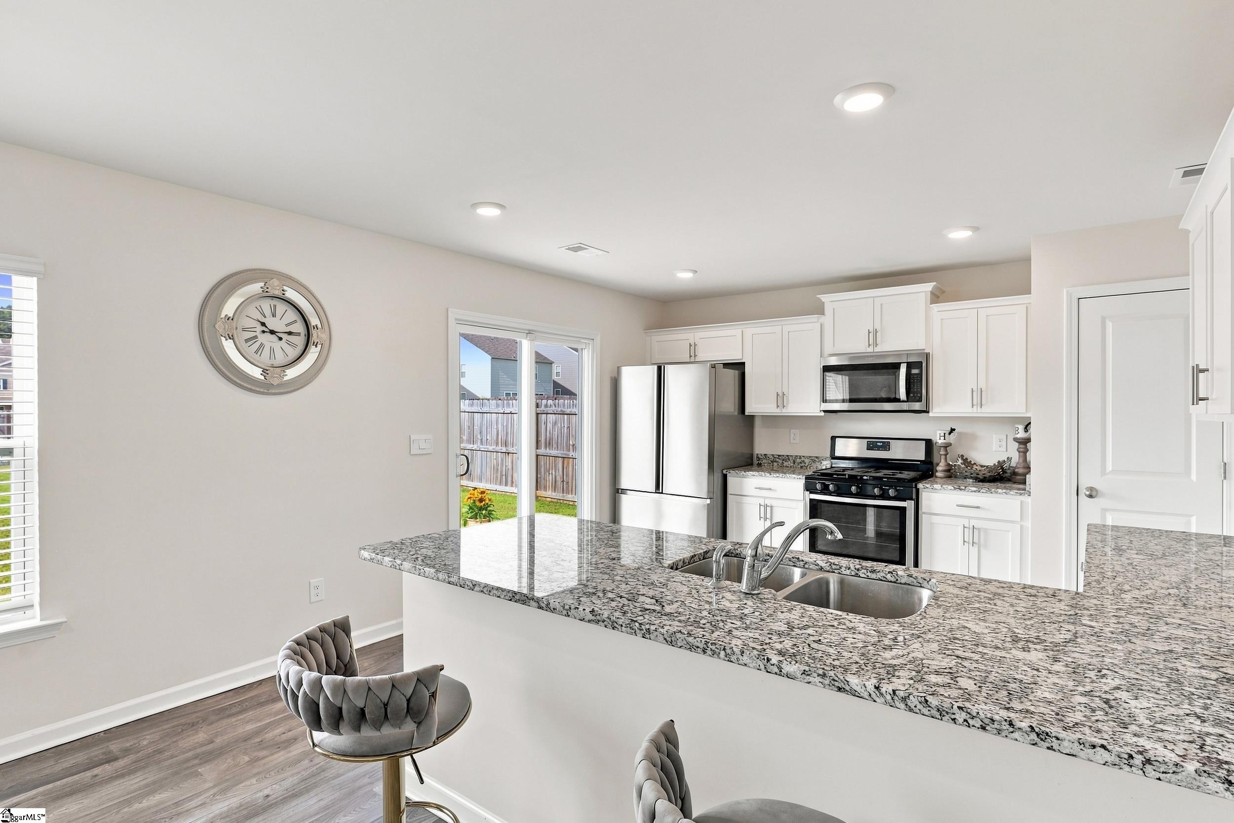 105 Rustic Ridge Drive Property Photo 8