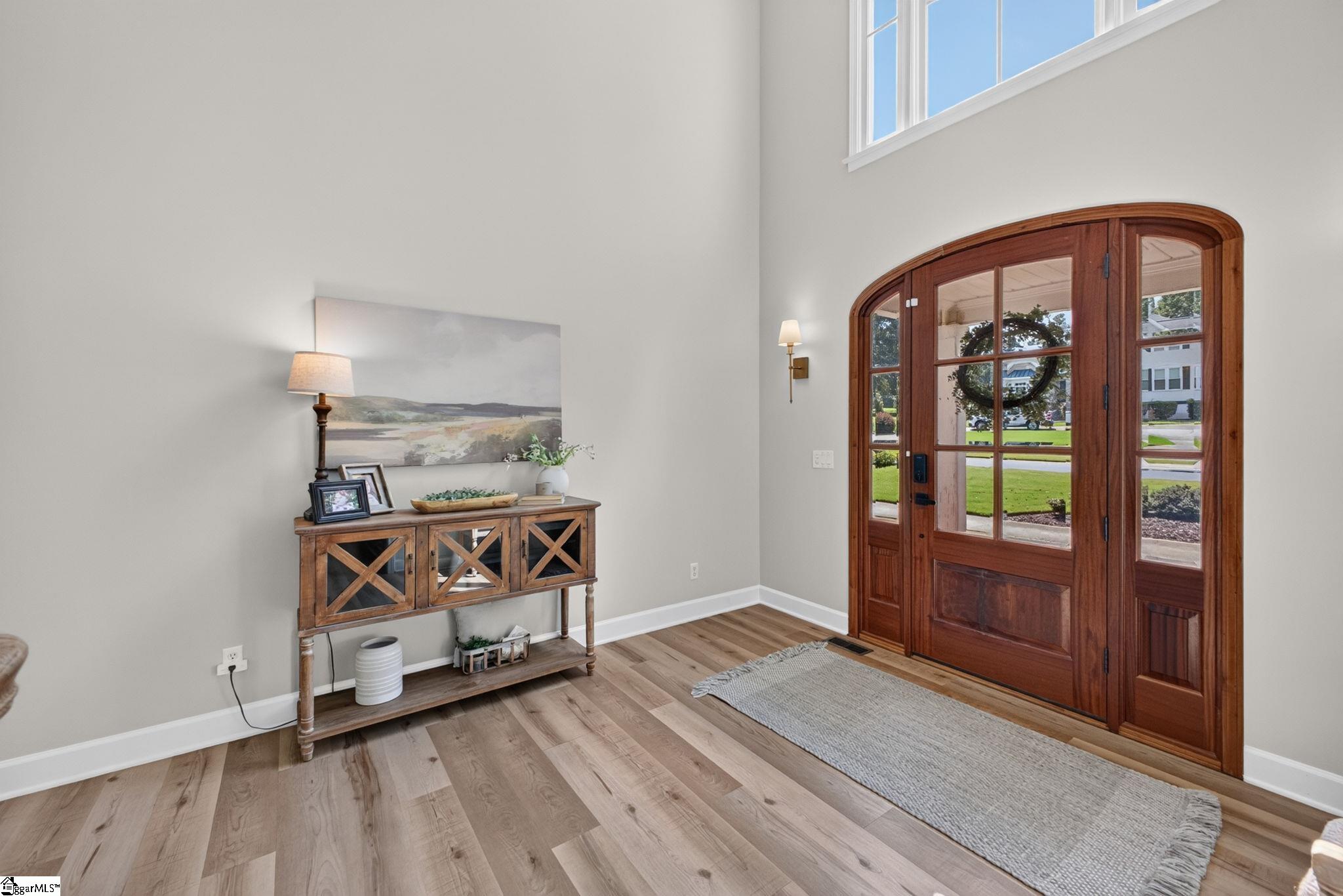 519 Live Oak Court Property Photo 3