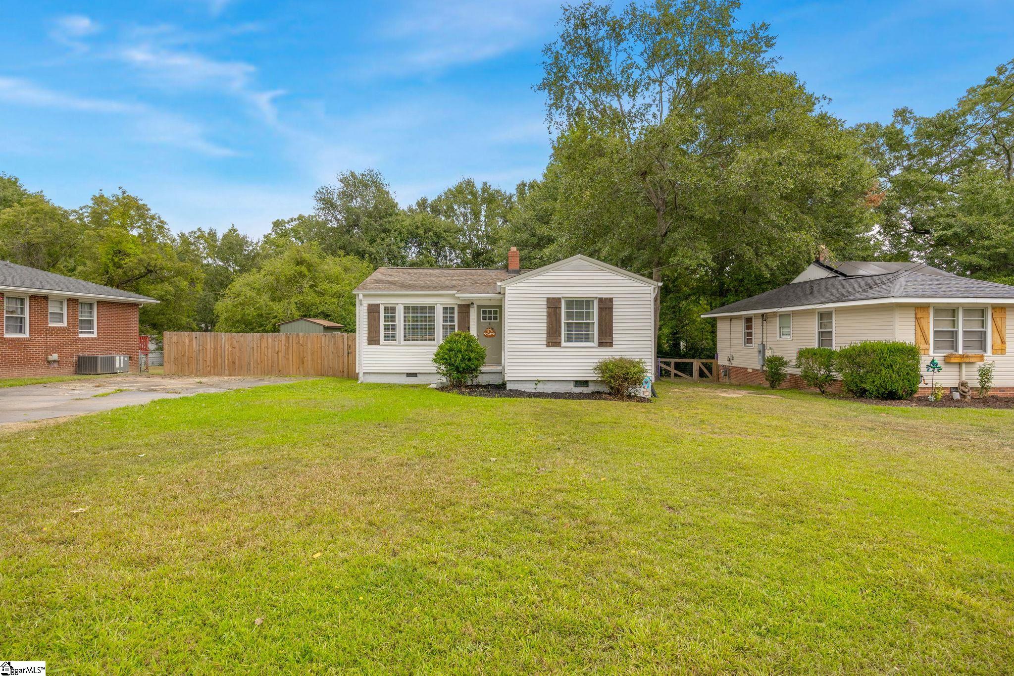 17 Cardinal Drive Property Photo 2