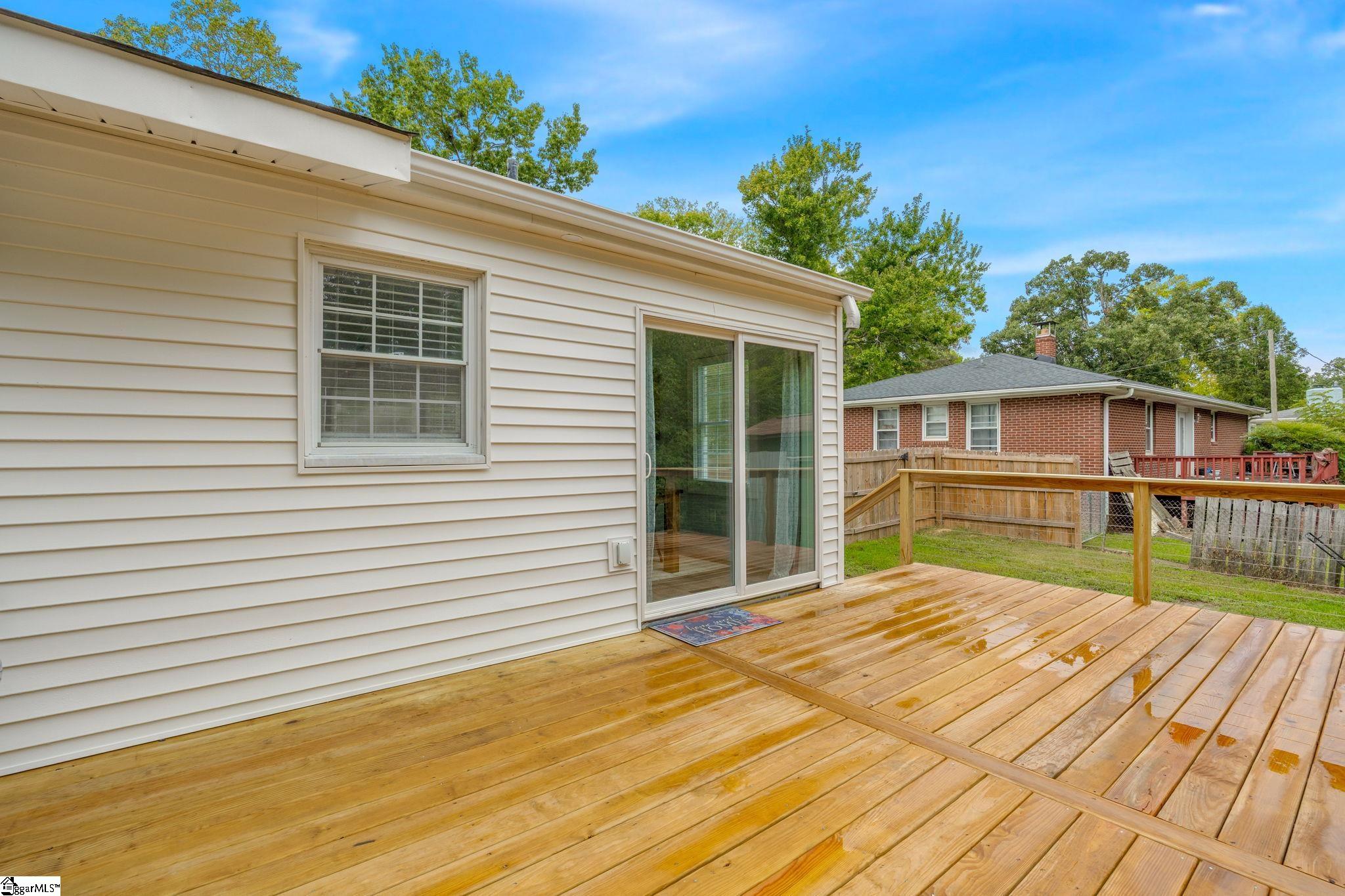 17 Cardinal Drive Property Photo 4