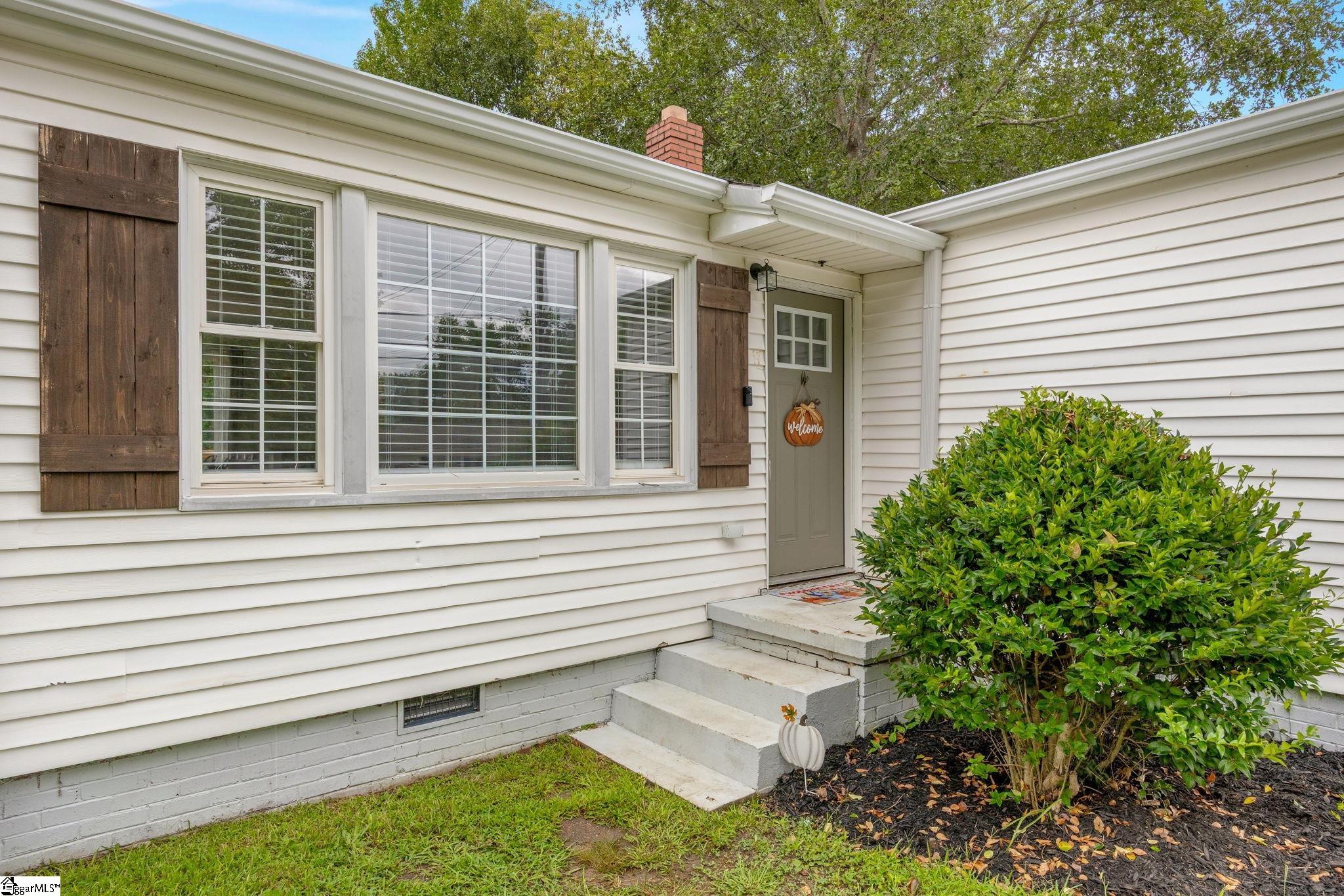 17 Cardinal Drive Property Photo 5