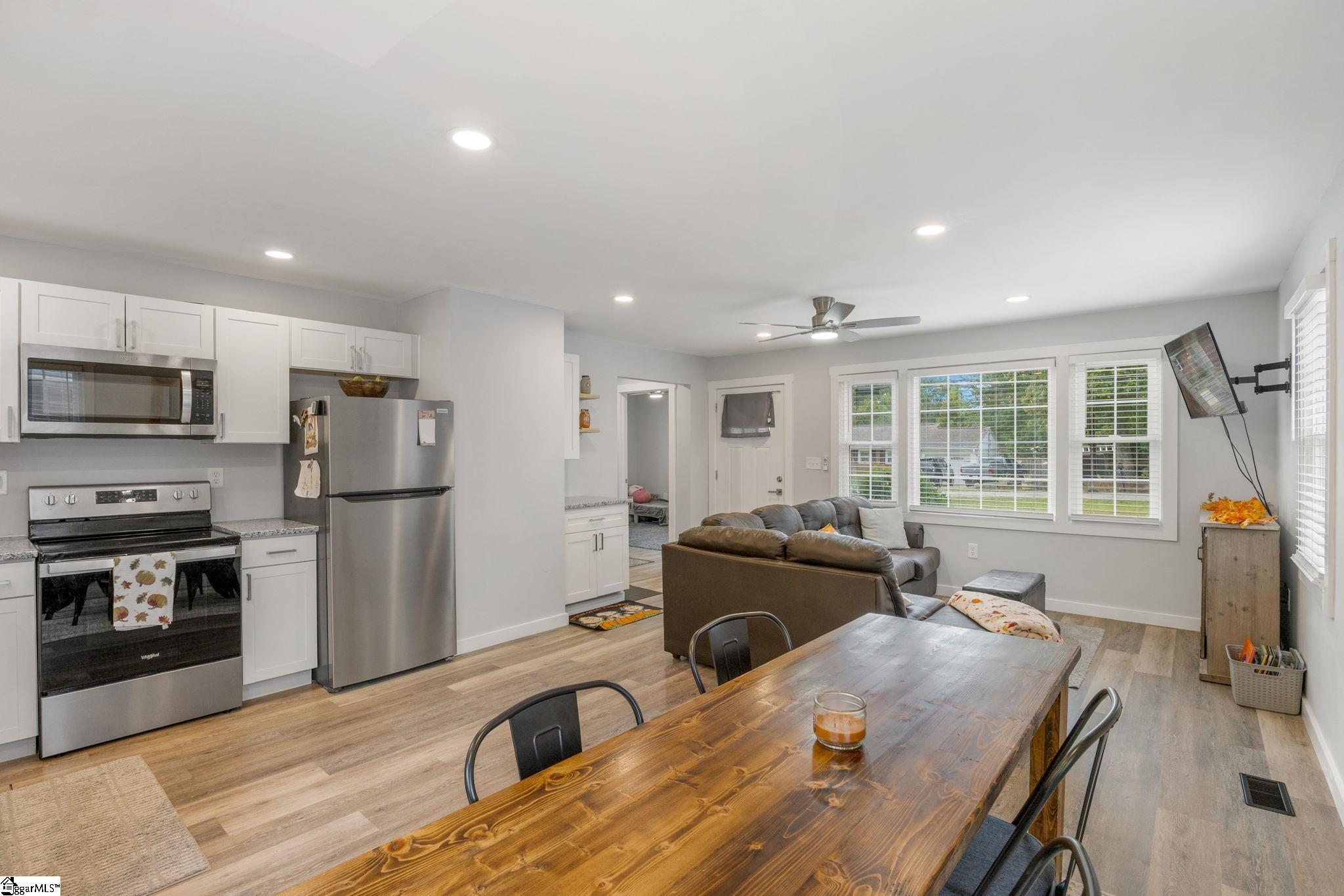 17 Cardinal Drive Property Photo 16