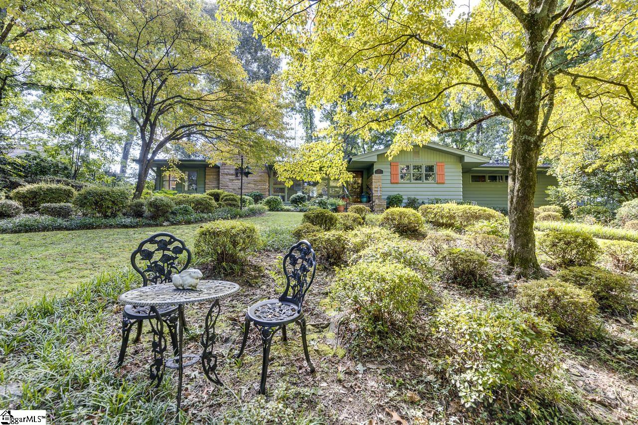 122 Lakeshore Drive Property Photo 3