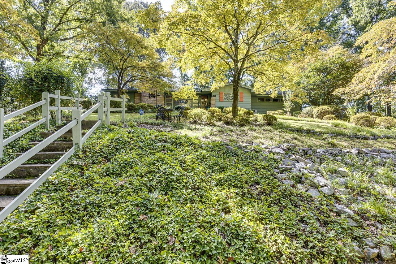 122 Lakeshore Drive Property Photo 5