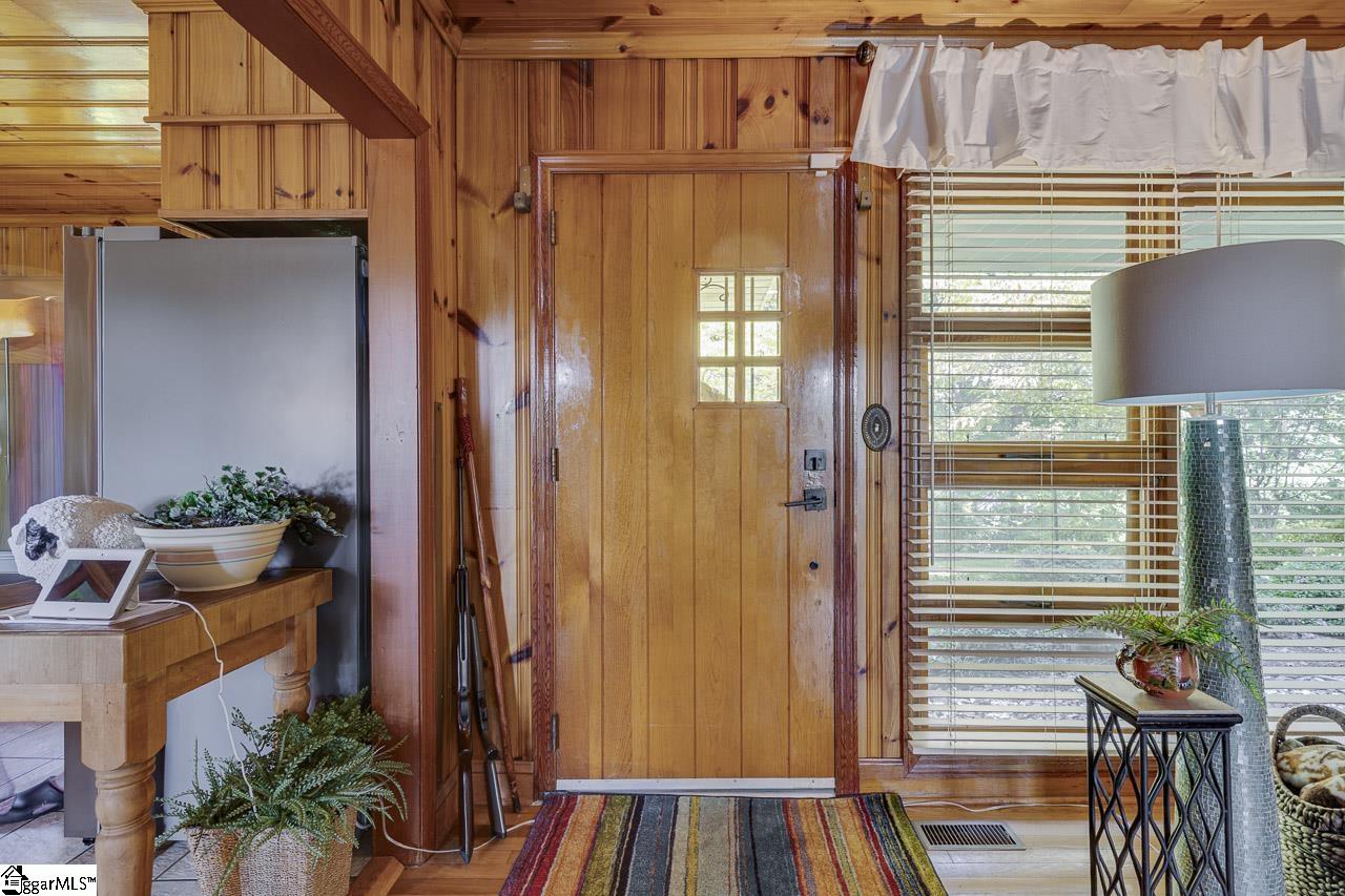 122 Lakeshore Drive Property Photo 7