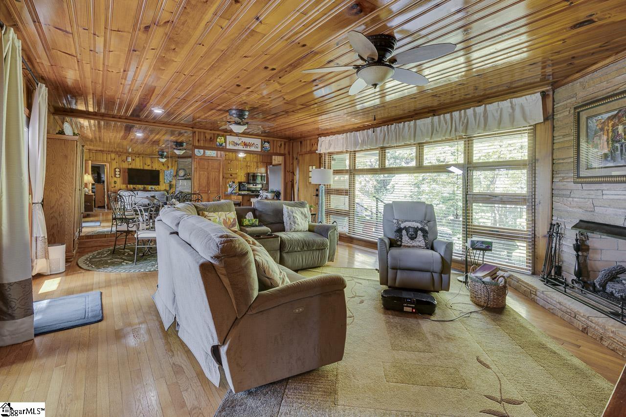 122 Lakeshore Drive Property Photo 11