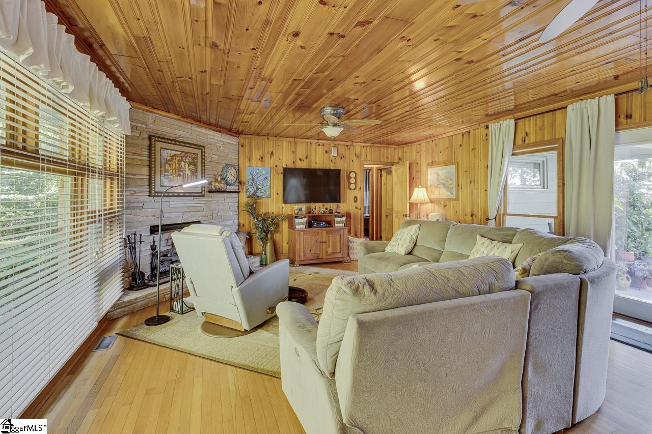 122 Lakeshore Drive Property Photo 14