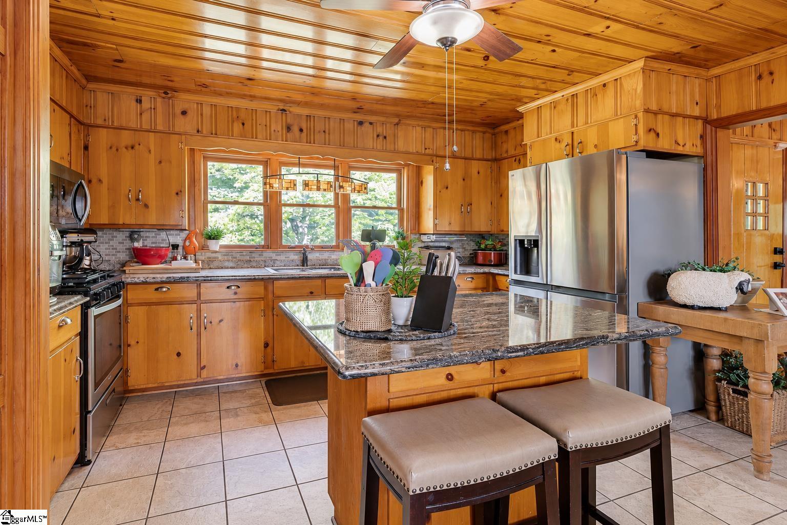 122 Lakeshore Drive Property Photo 16