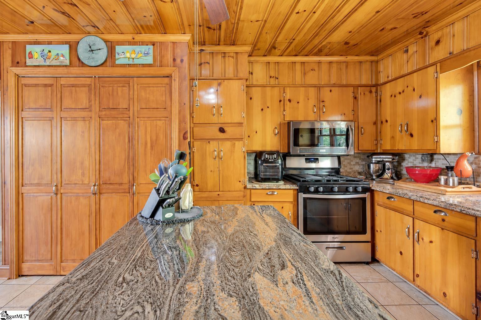 122 Lakeshore Drive Property Photo 19