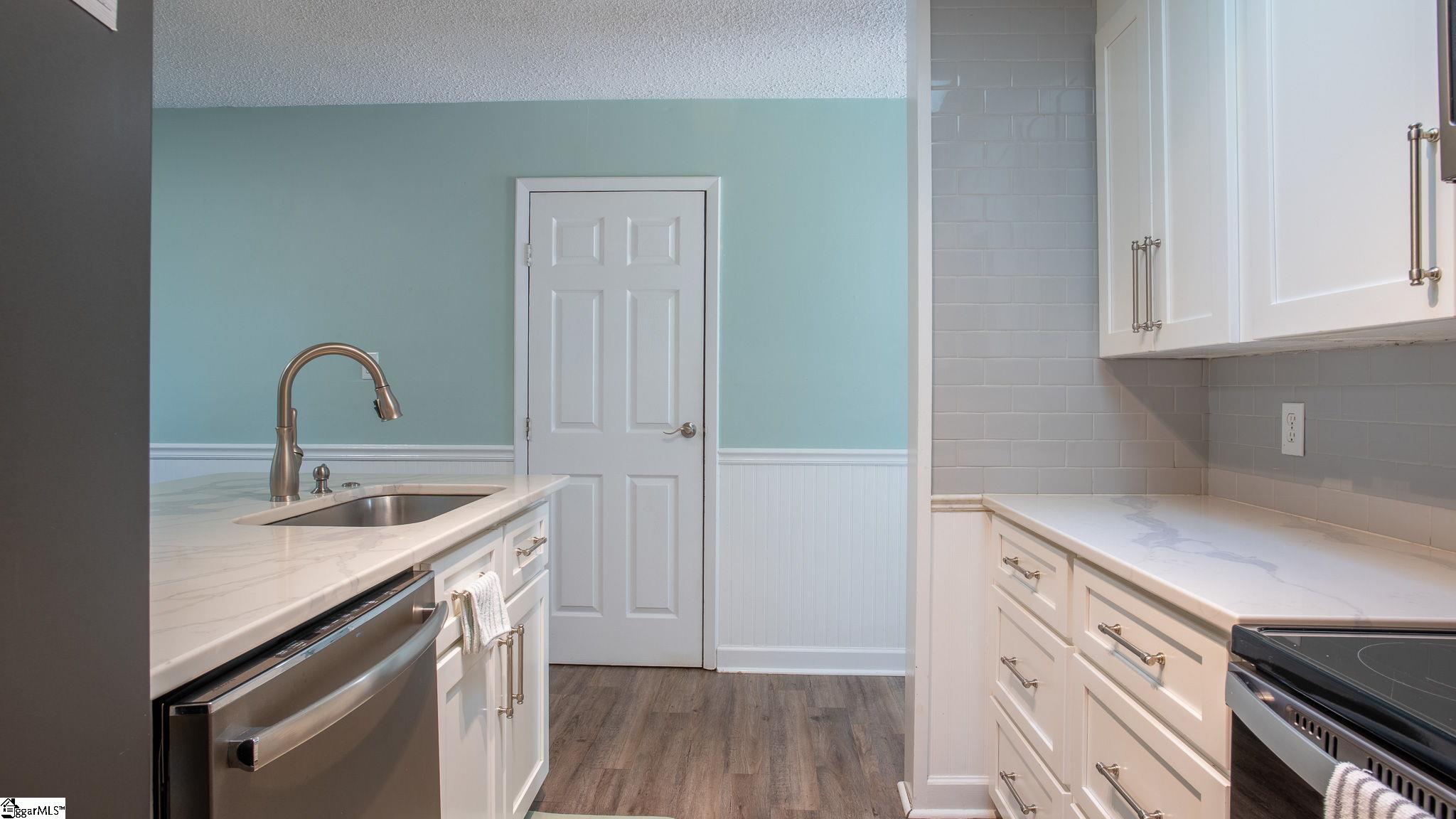 111 Oakdale Drive Property Photo 12