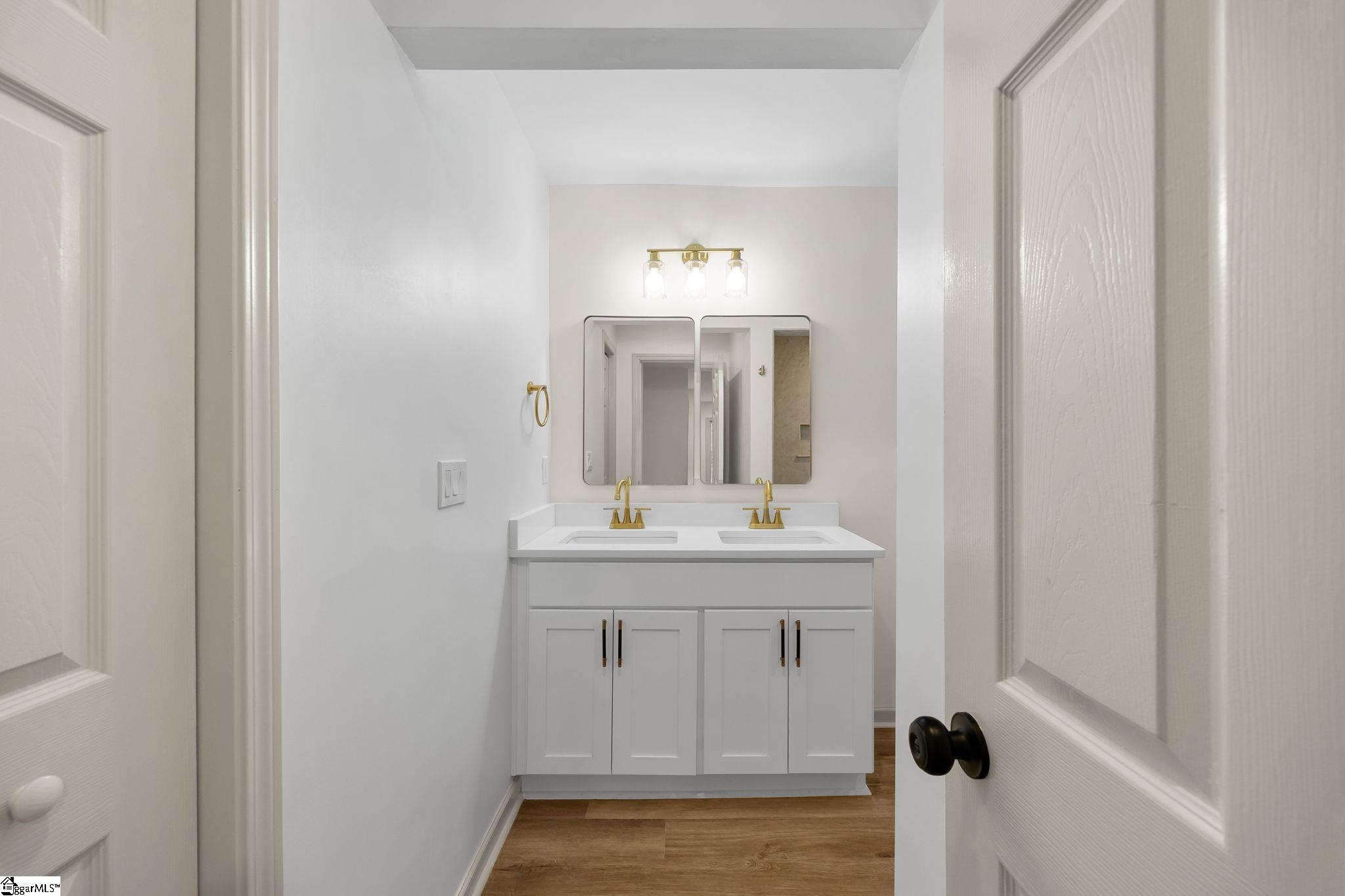 13 Bedford Lane Property Photo 28
