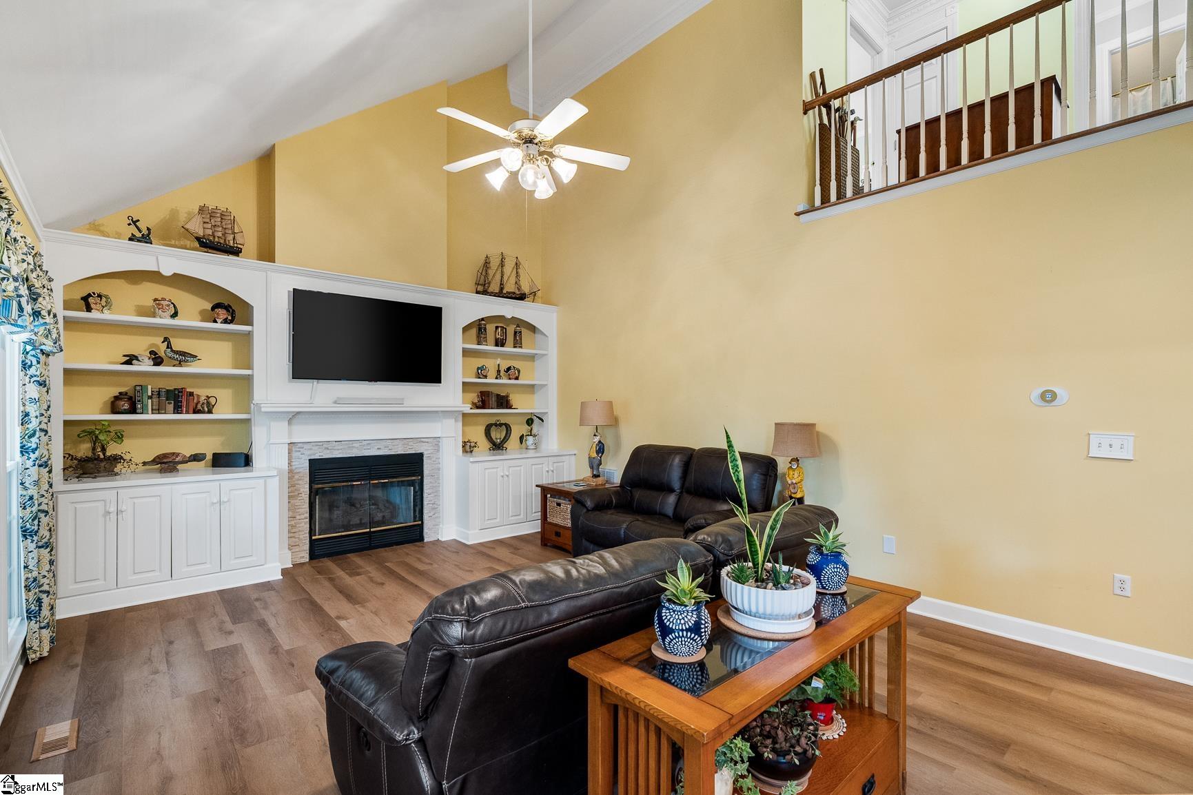 106 Roxbury Court Property Photo 3