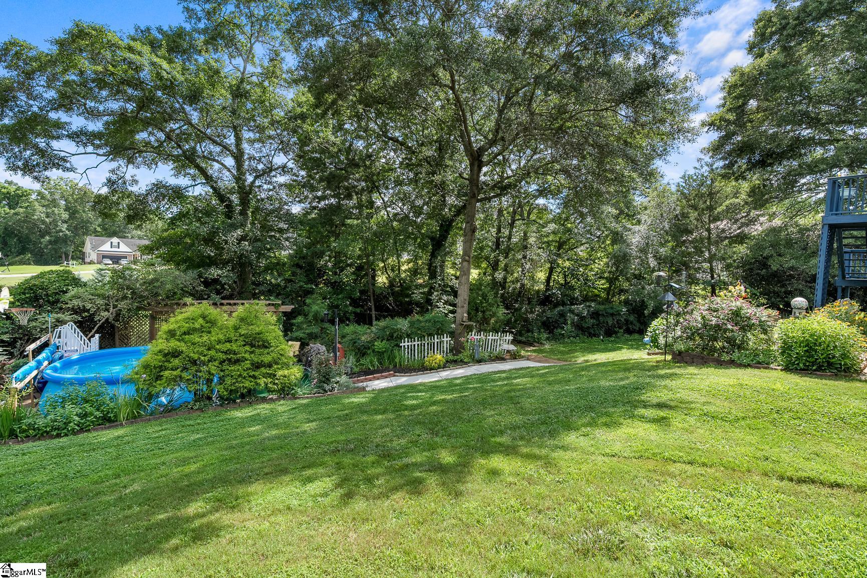 106 Roxbury Court Property Photo 5