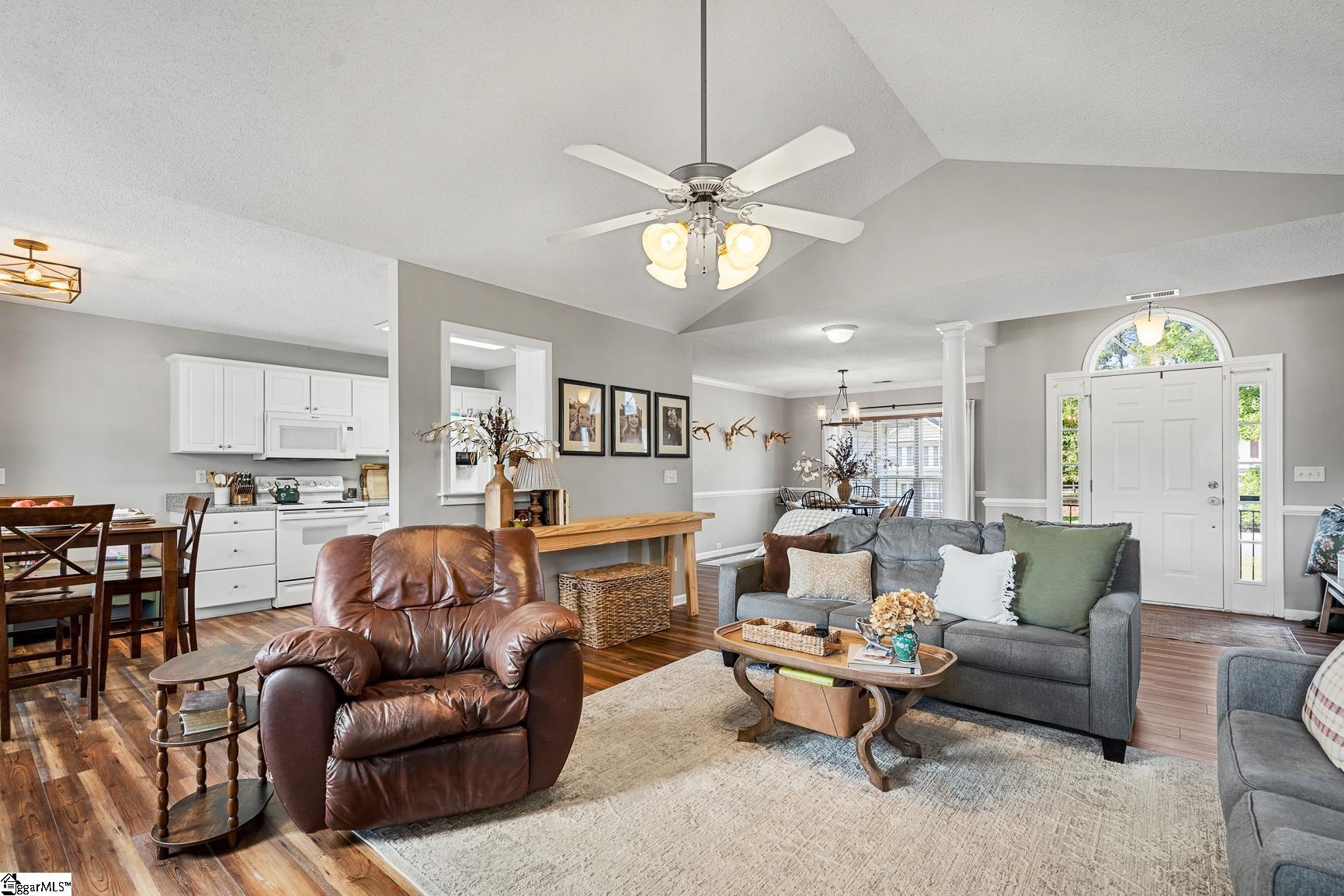 108 Thorncliff Place Property Photo 4