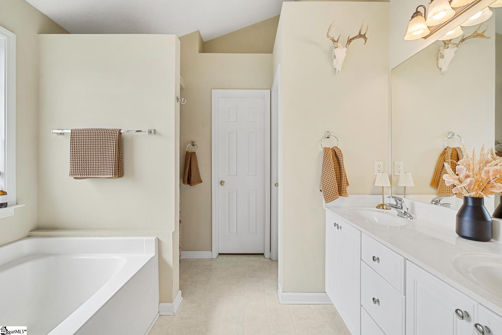 108 Thorncliff Place Property Photo 16
