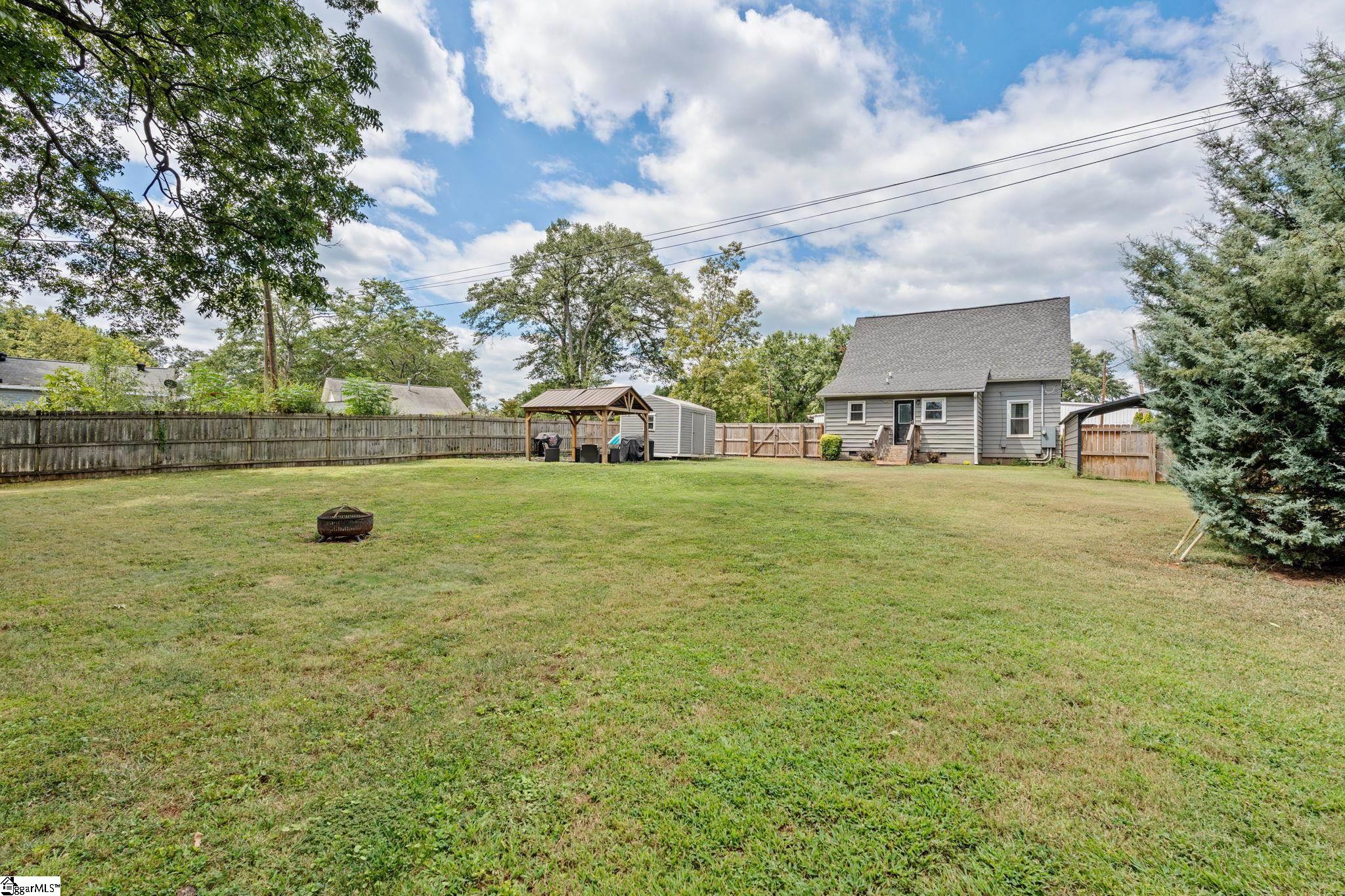 101 Bud Street Property Photo 32