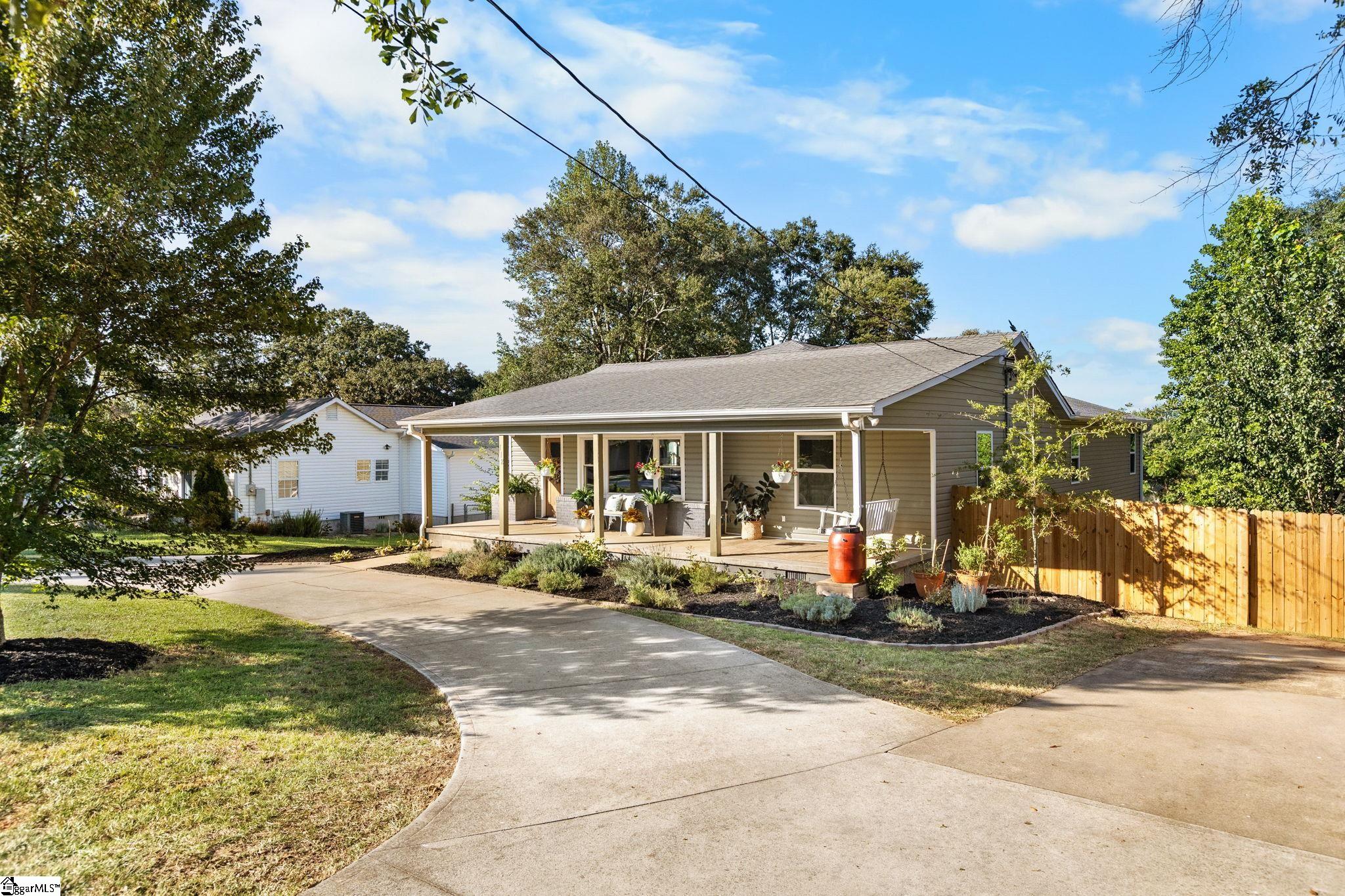 112 Hilltop Drive Property Photo 4