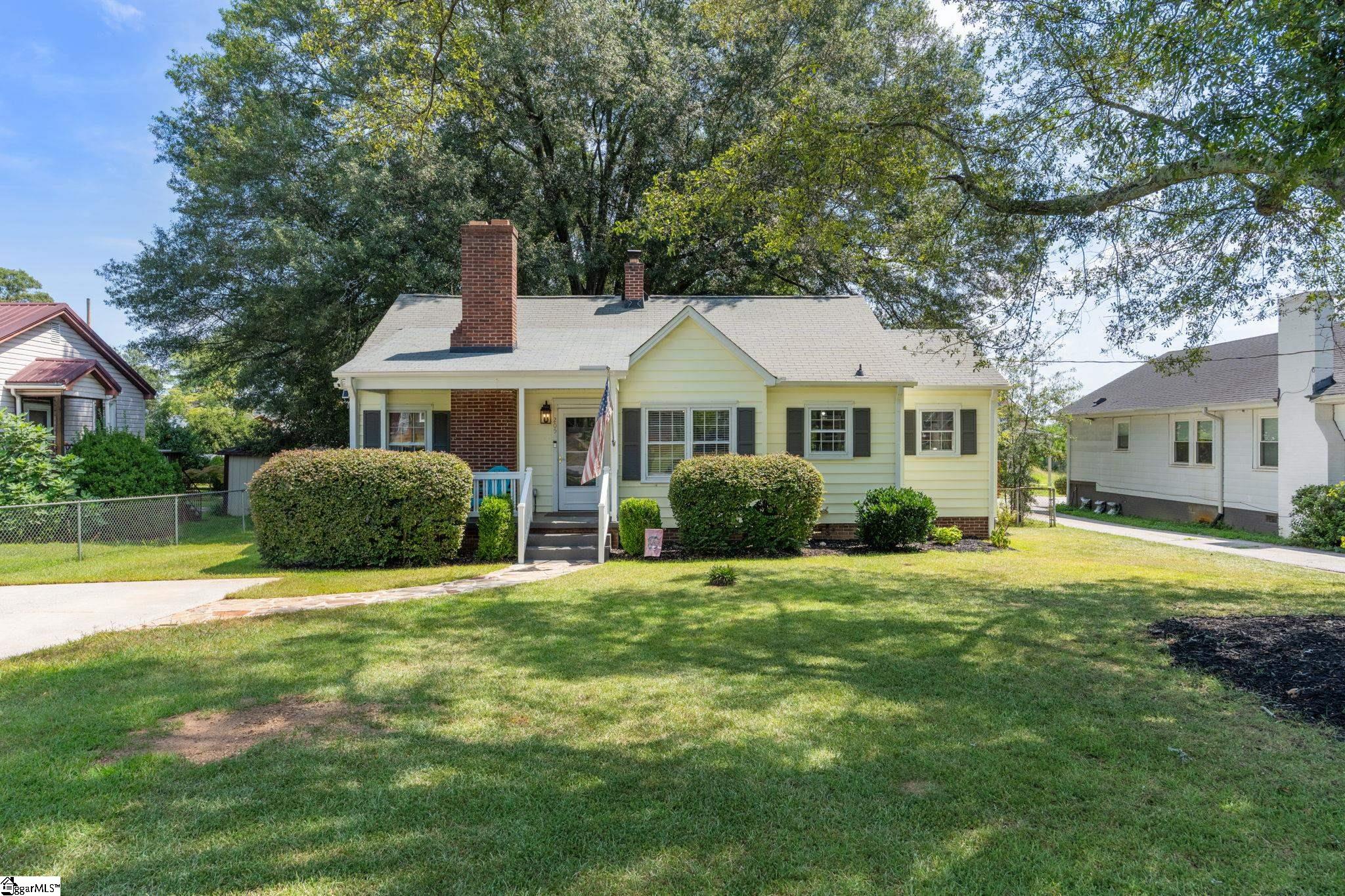 205 Carolina Avenue Property Photo 3