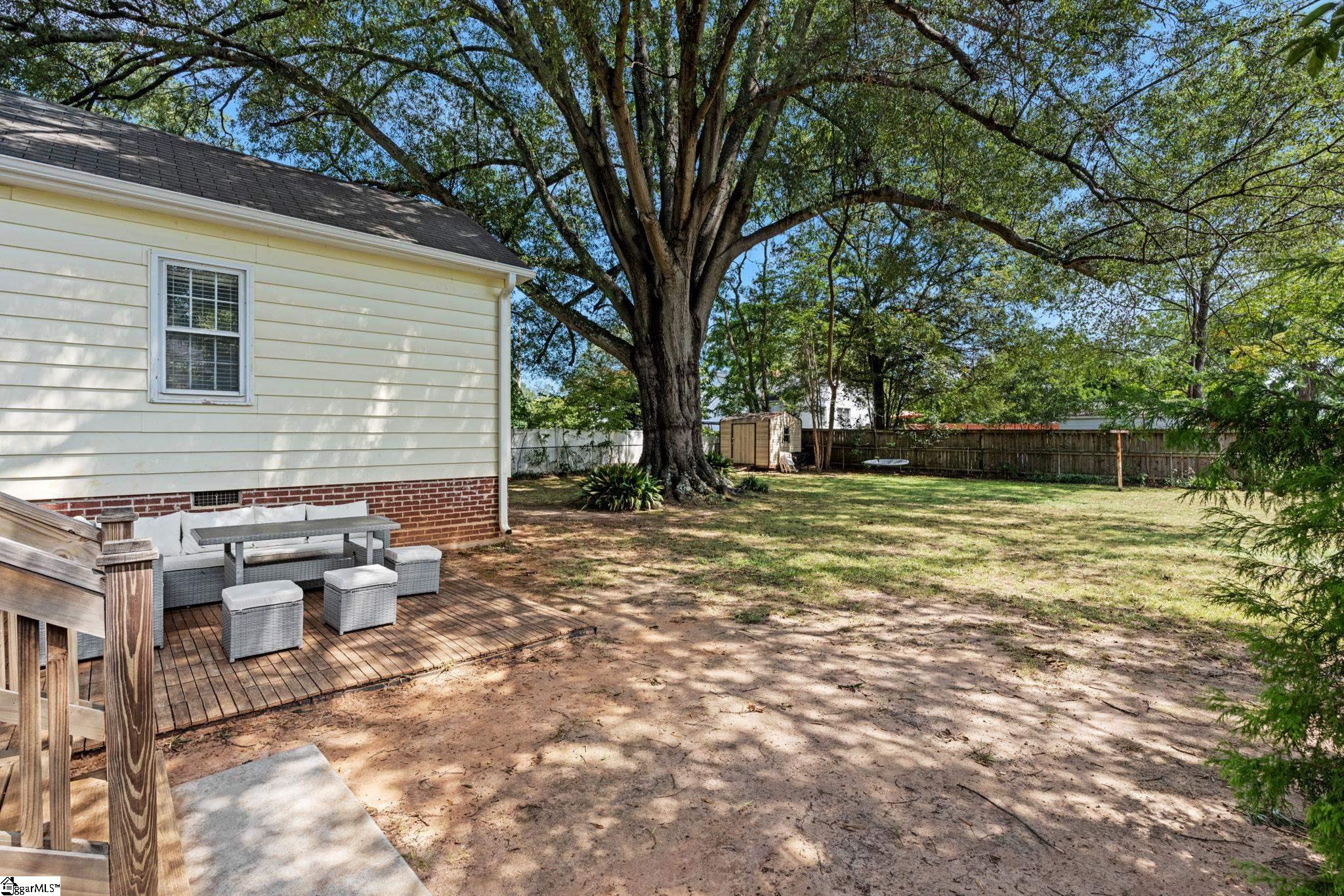 205 Carolina Avenue Property Photo 24