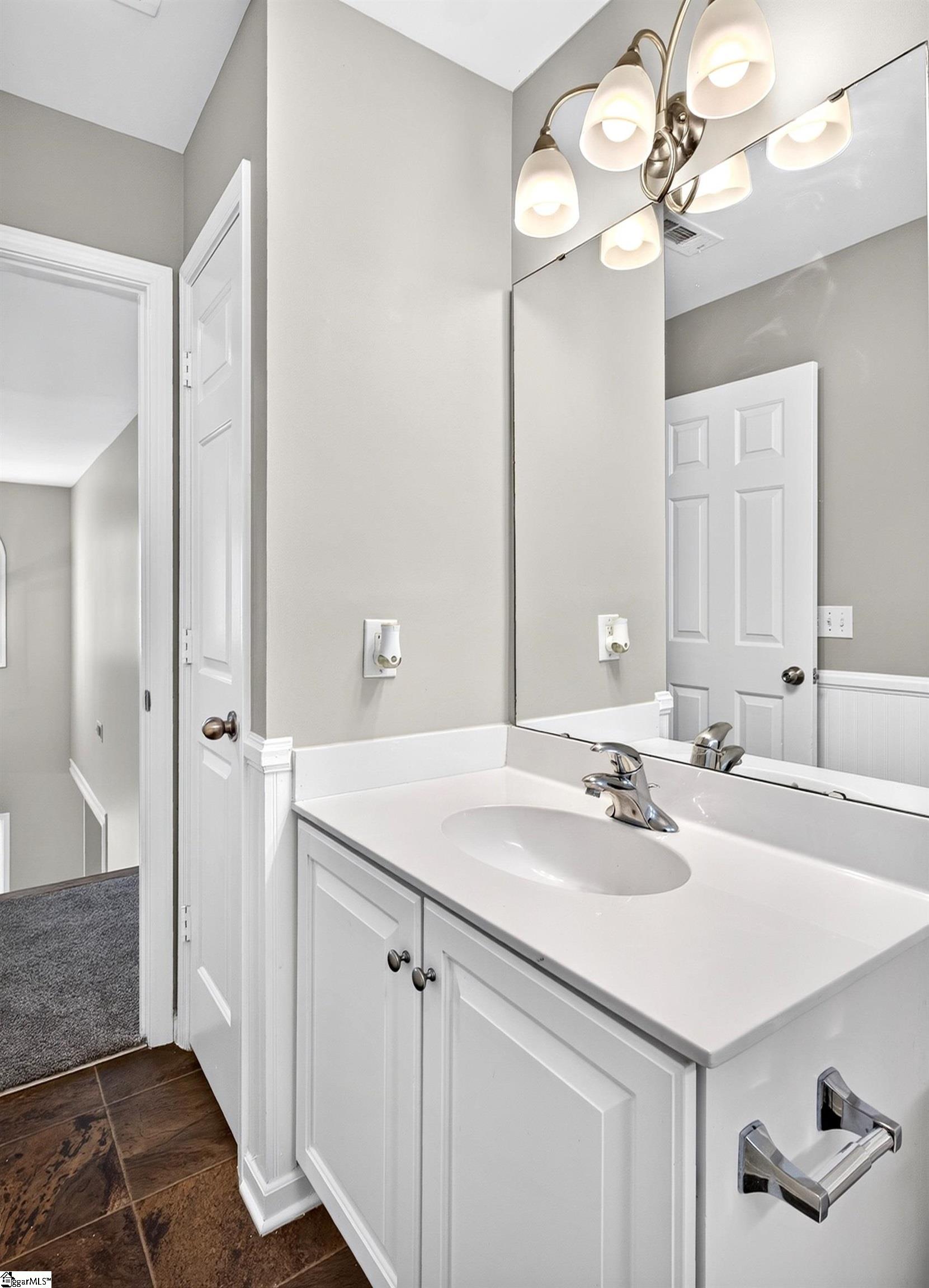 222 Grimes Drive Property Photo 21