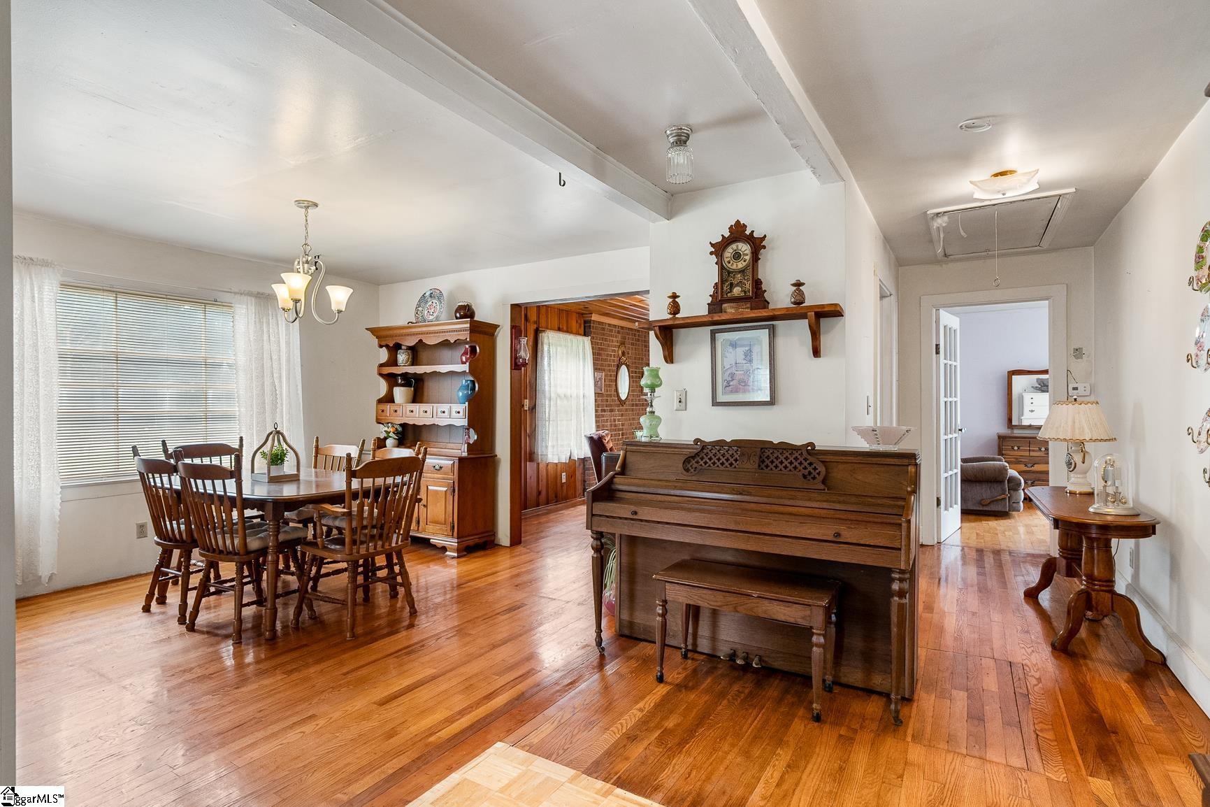 23 Tolar Road Property Photo 6