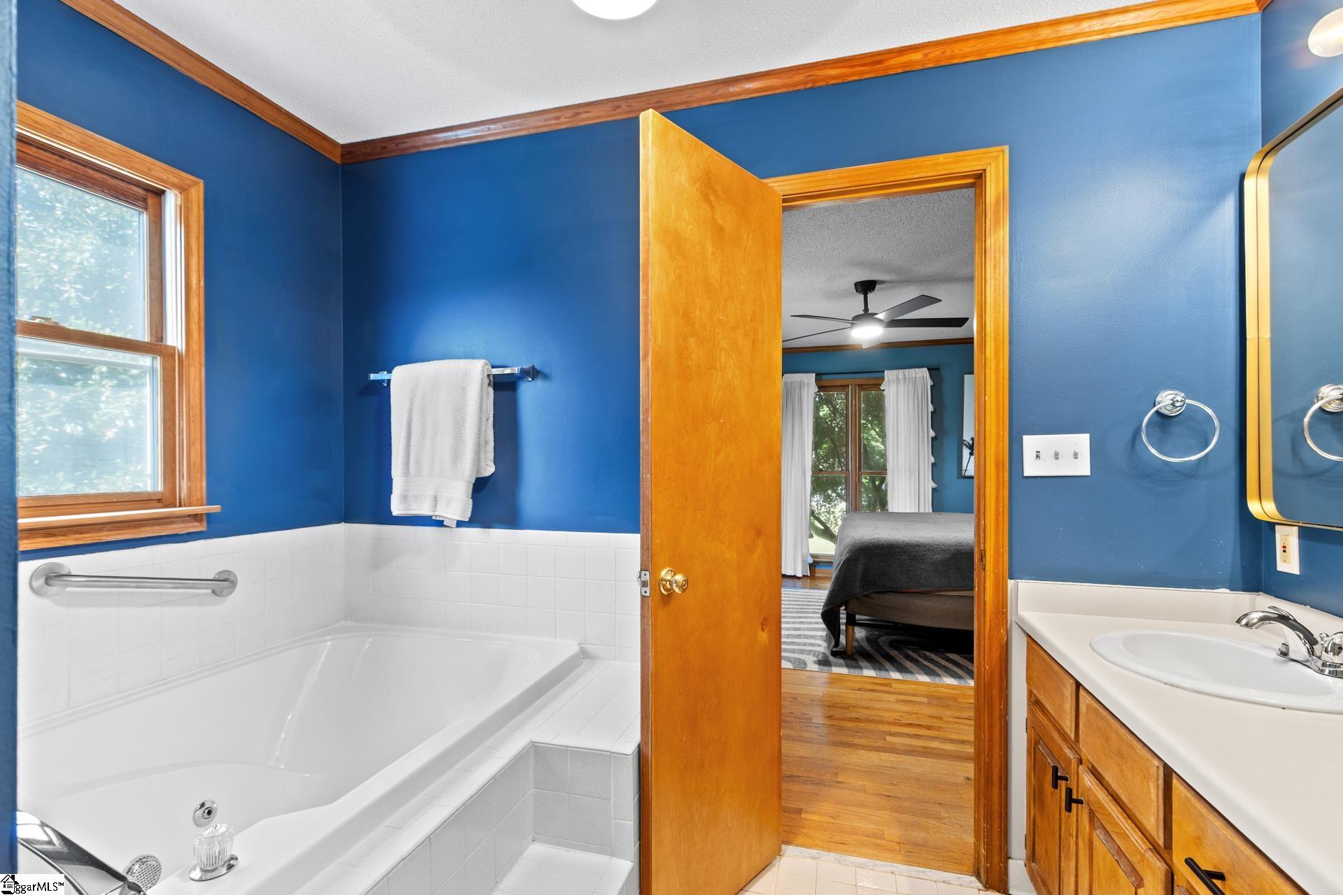 102 Chestnut Hill Property Photo 28