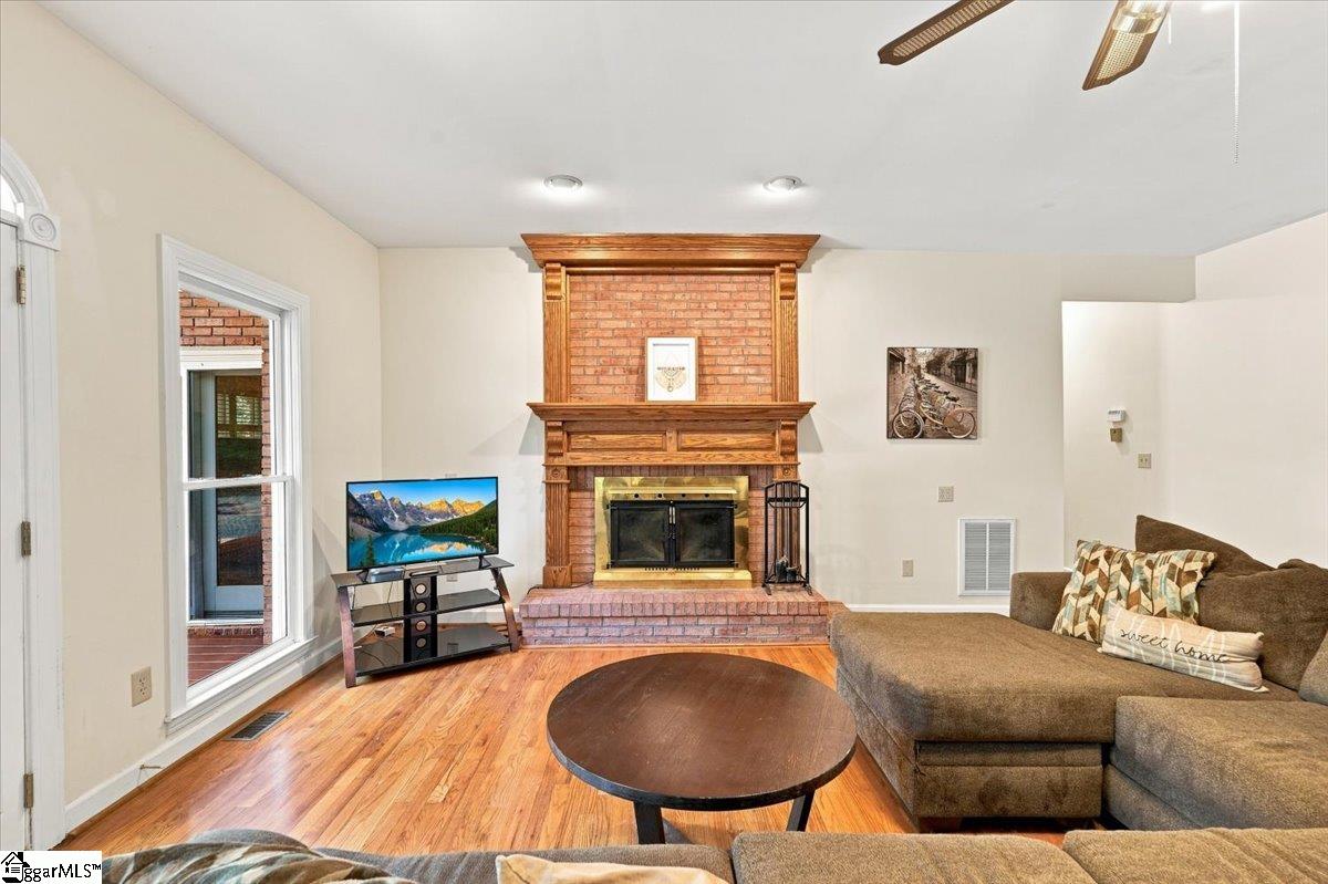 209 Sandstone Drive Property Photo 8